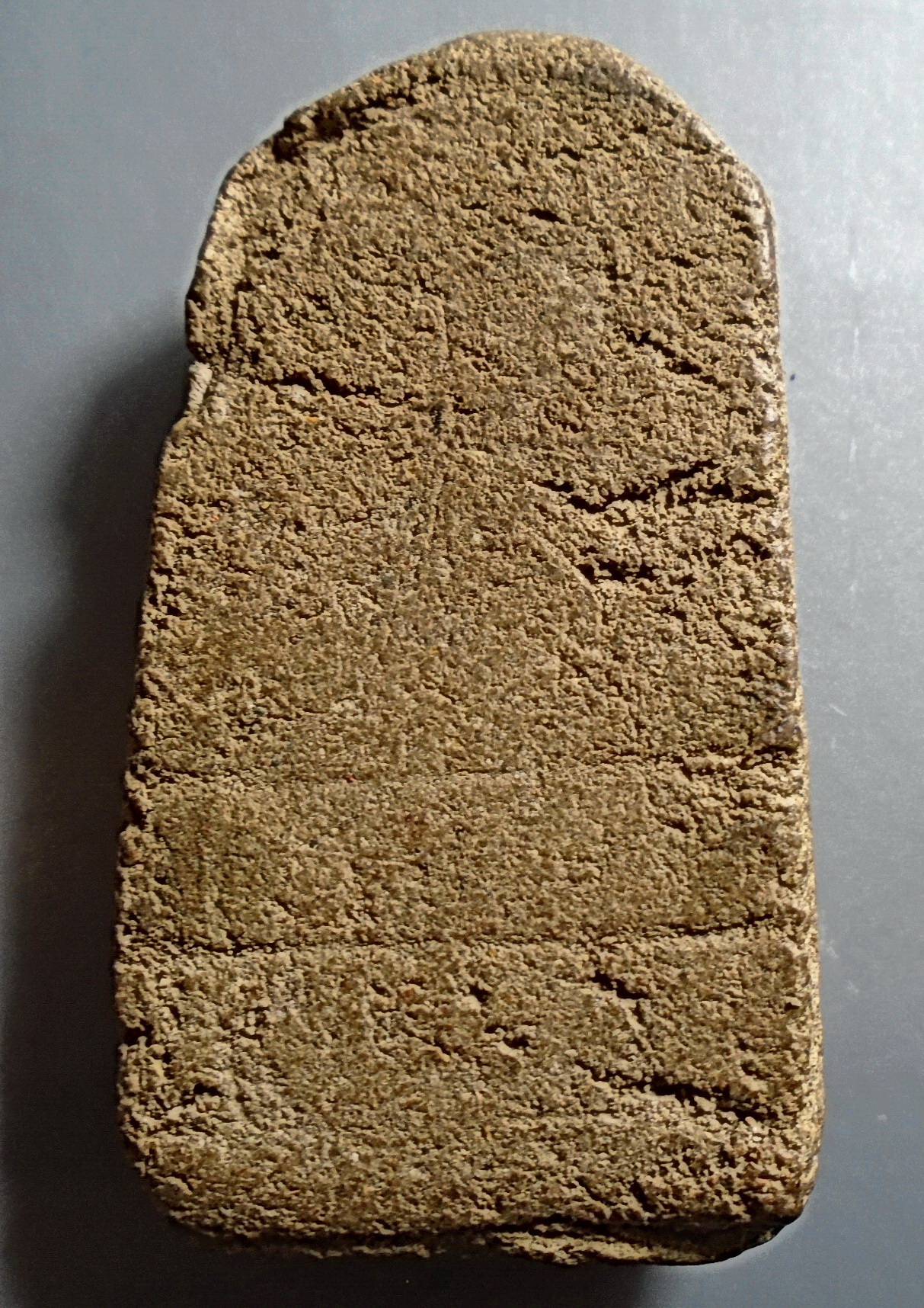 พระพิมพ์นาคปรกฐานบัว เนื้อดินผสมผง องค์ใหญ่ ไม่ทราบที่