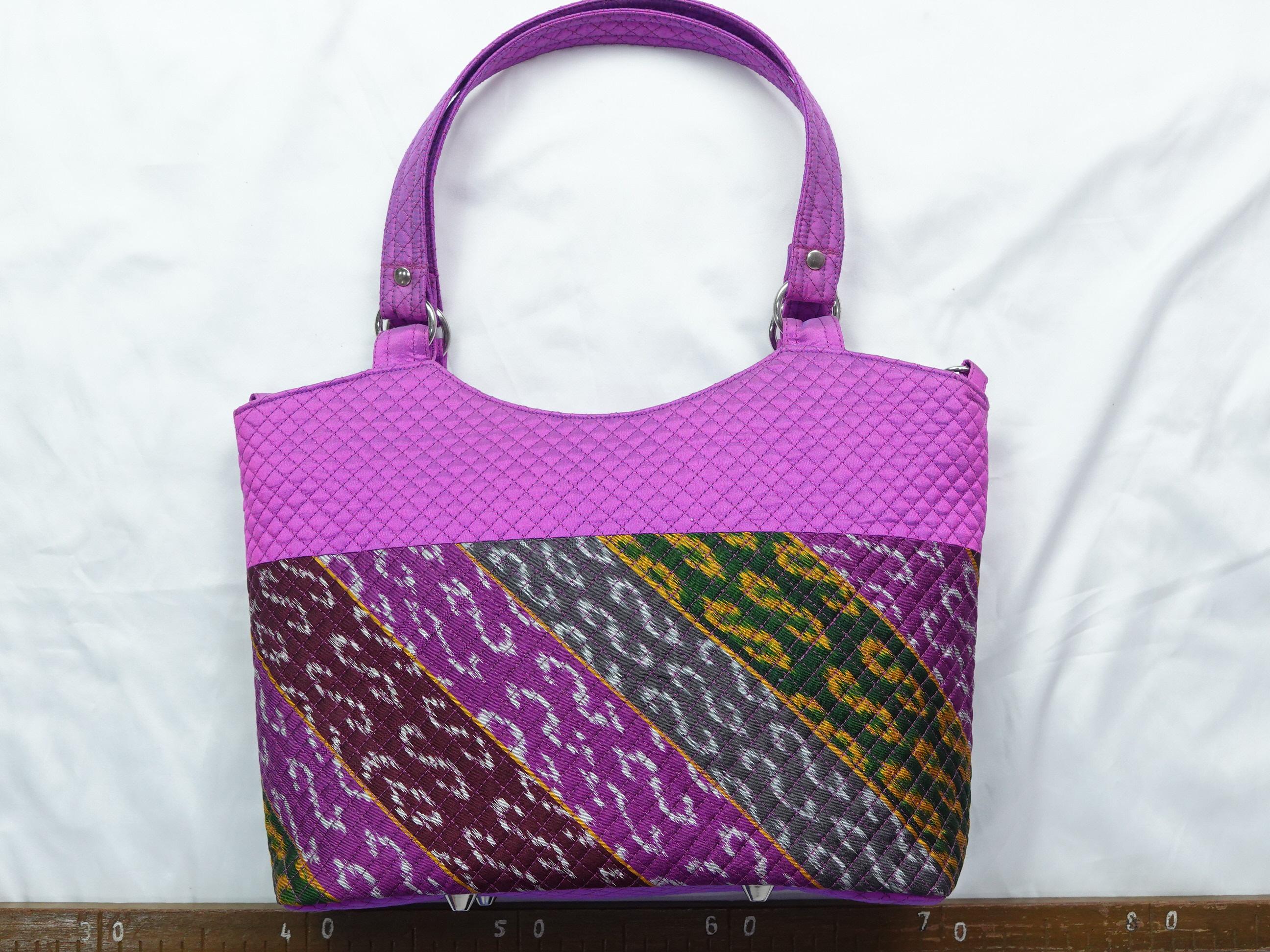 กระเป๋าถือ ผ้าไหมแท้ ขนาด 10x10นิ้ว สีม่วงชมพู รหัส GLC-NY-01246804