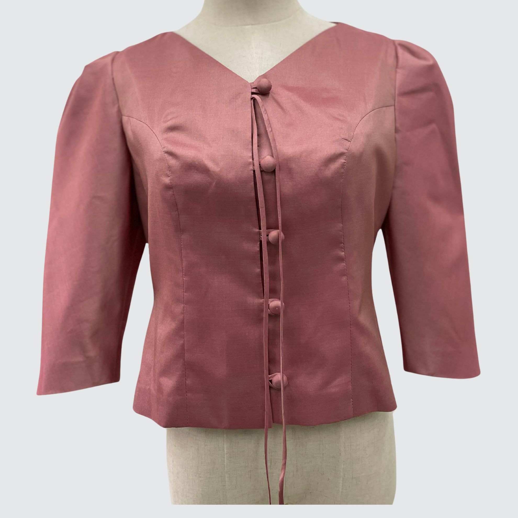 เสื้อแขนสามส่วน ตัดเย็บจากไหมสีพื้นเนื้อเรียบ ไหมแท้ 100% | ตัดเย็บตามรูปร่าง | เลือกผ้า ส่งไซส์ได้