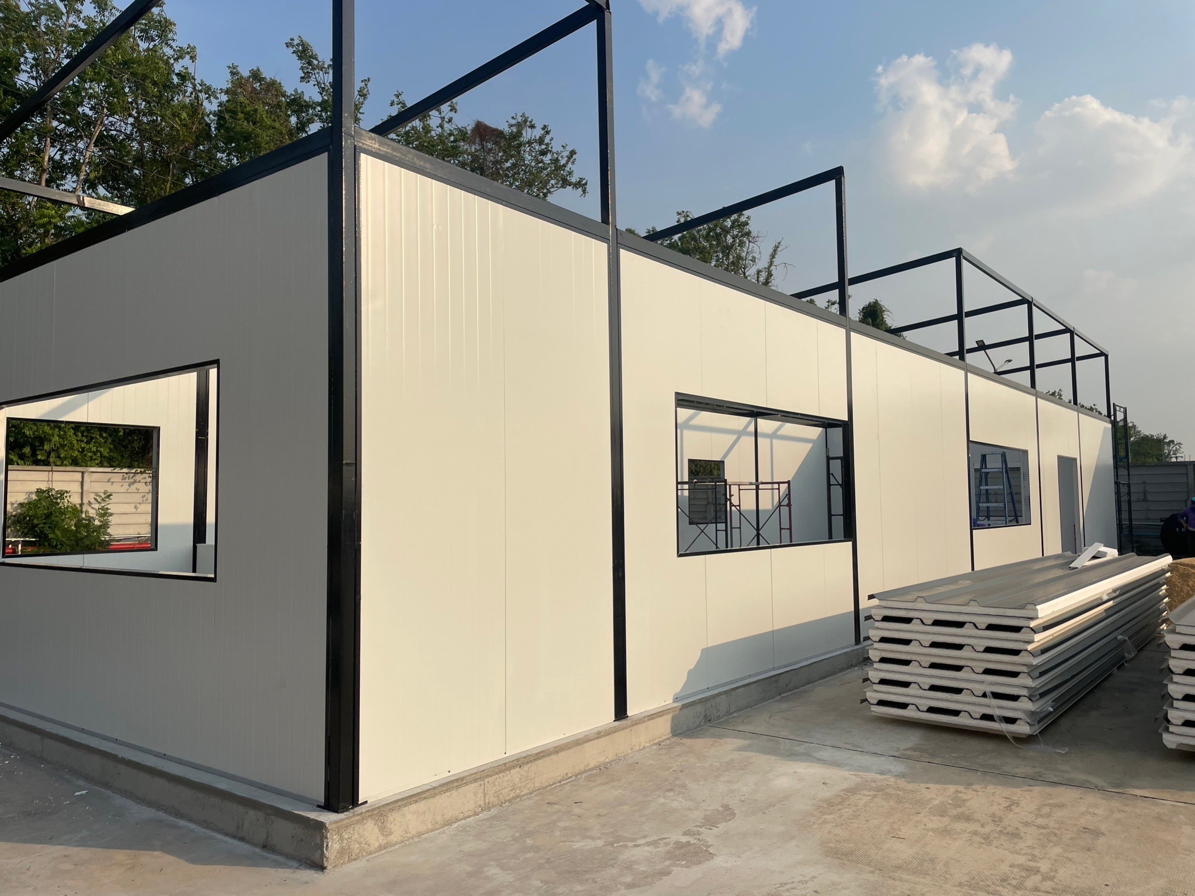 ออฟฟิศสำเร็จรูป บริษัทเหลียงซิ ขนาด5.00x20.00x4.50 เมตร