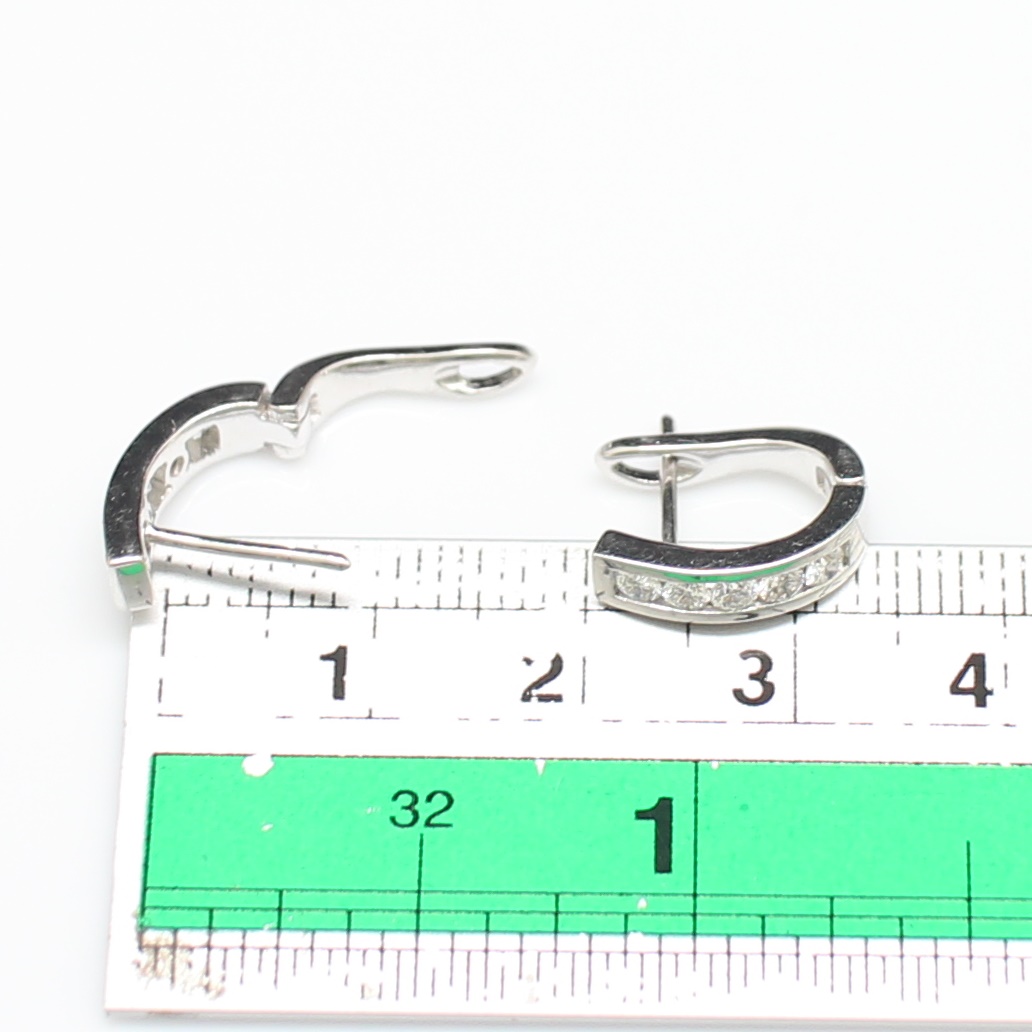 ER25271 ต่างหูเพชรแถวห่วง เพชรแท้ 10 เม็ด 0.50 กะรัต ทองแท้ 18k นน.รวม 3.4 กรัม