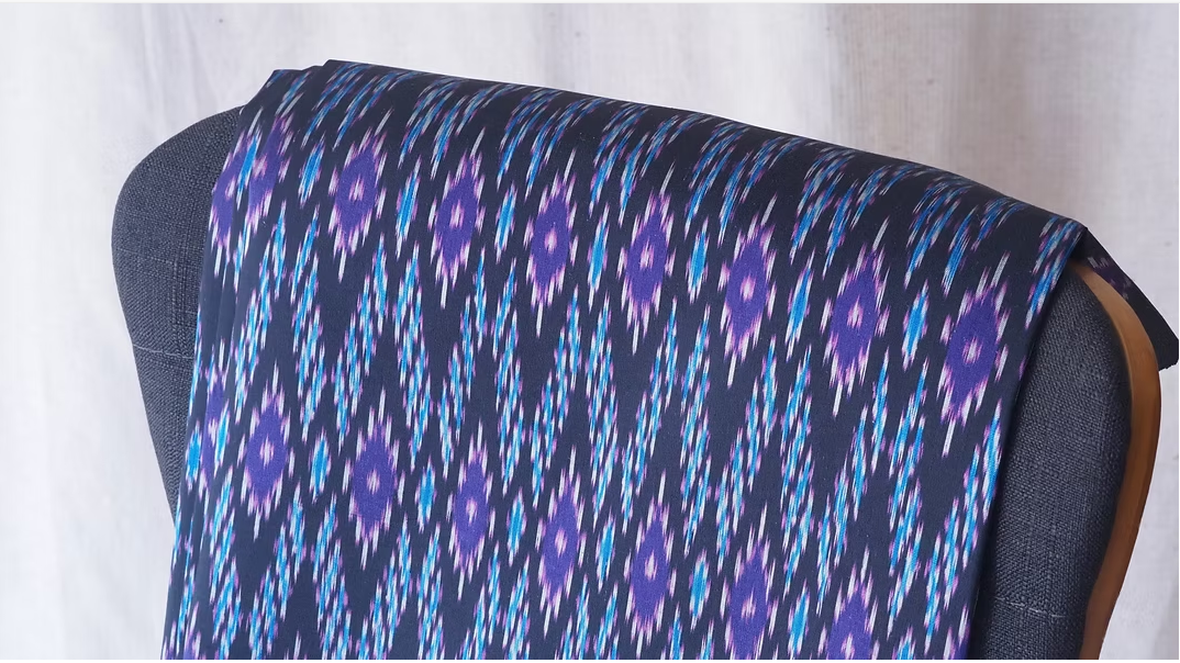 ซิ่น ผ้าไหมมัดหมี่ ไหมบ้าน ขนาด 1x2หลา พื้นสีดำ รหัส CISP-CT-102819