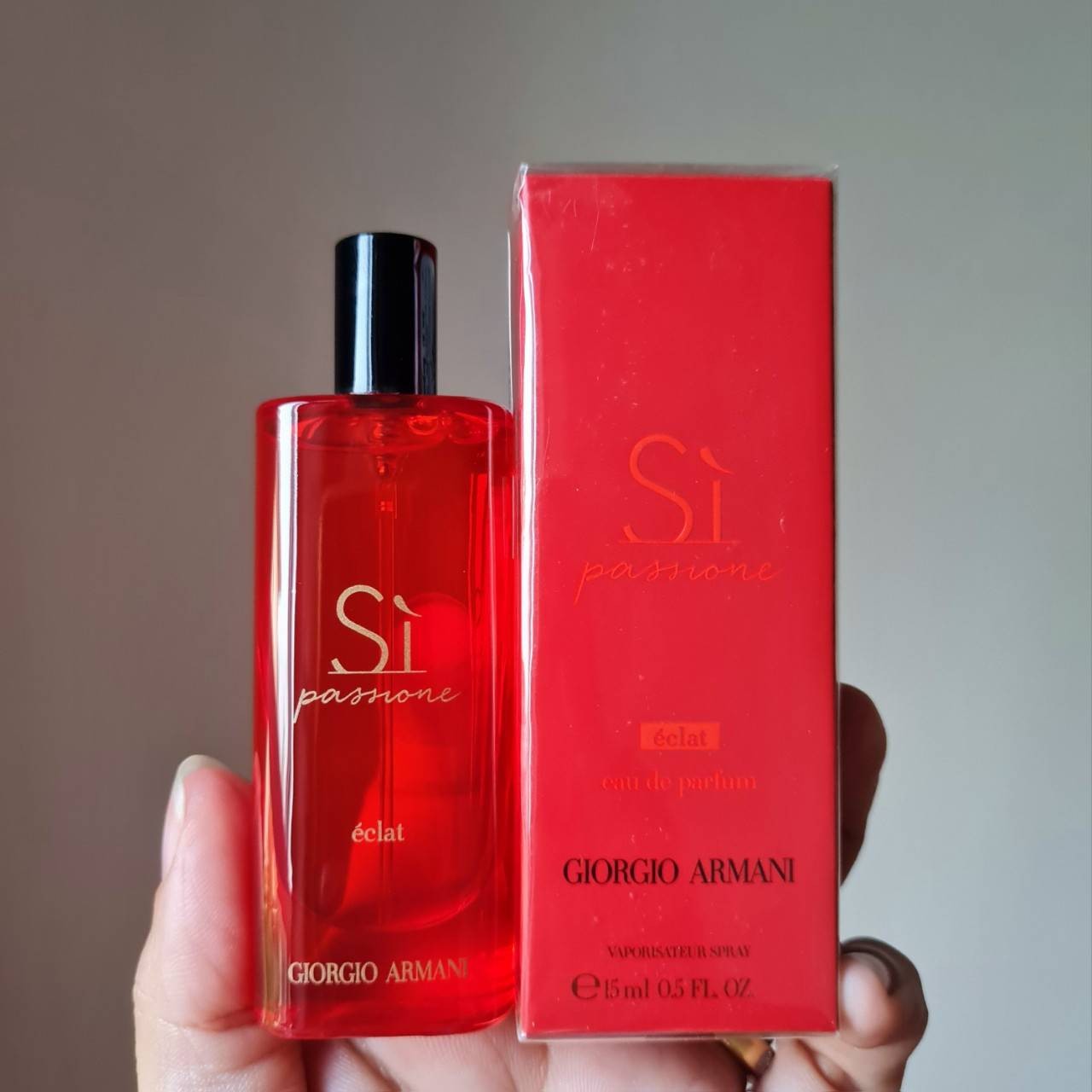 น้ำหอมจิ๋วมินิ Giorgio Armani Si Passione Eclat EDP 15ml กล่องซีล ( Mini Perfume น้ำหอมขนาดพกพา) น้ำหอมจิ๋วมินิแบบทดลองแบบสเปรย์ พกพาก็สะดวกใช้ฉีดตามจุดชีพจร