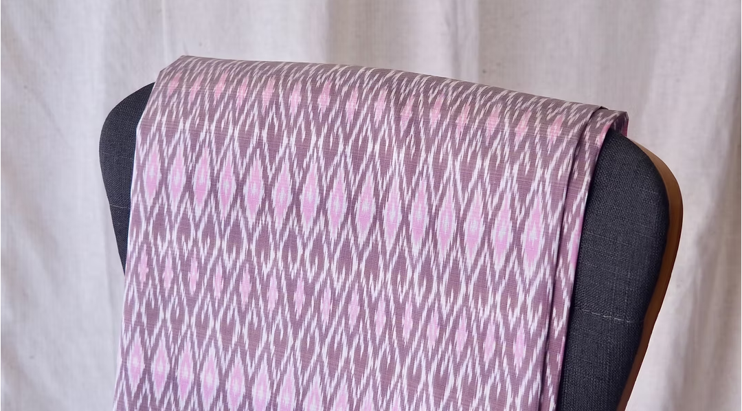 ซิ่น ผ้าไหมมัดหมี่ ไหมบ้าน ขนาด 1x2หลา พื้นสีชมพูกะปิ รหัส CISP-CT-0613683