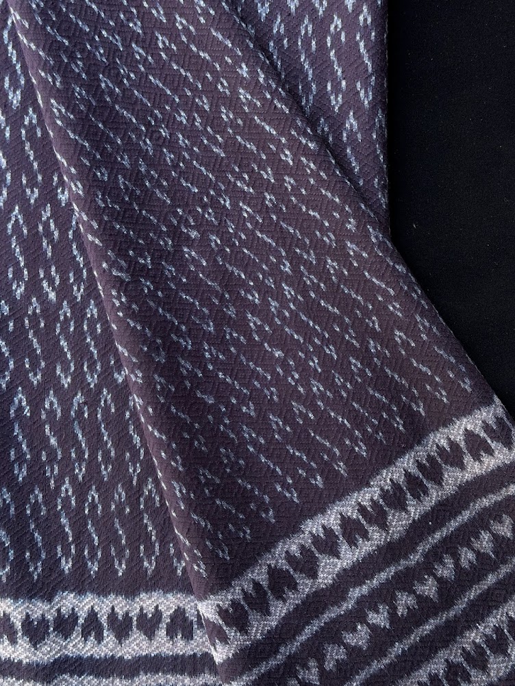 ซิ่น ผ้าไหมมัดหมี่ ทอยกดอก 6ตะกอ ขนาด 1x2 เมตร ลายขอพระราชทาน สีม่วง รหัส PCS-NY-1122685