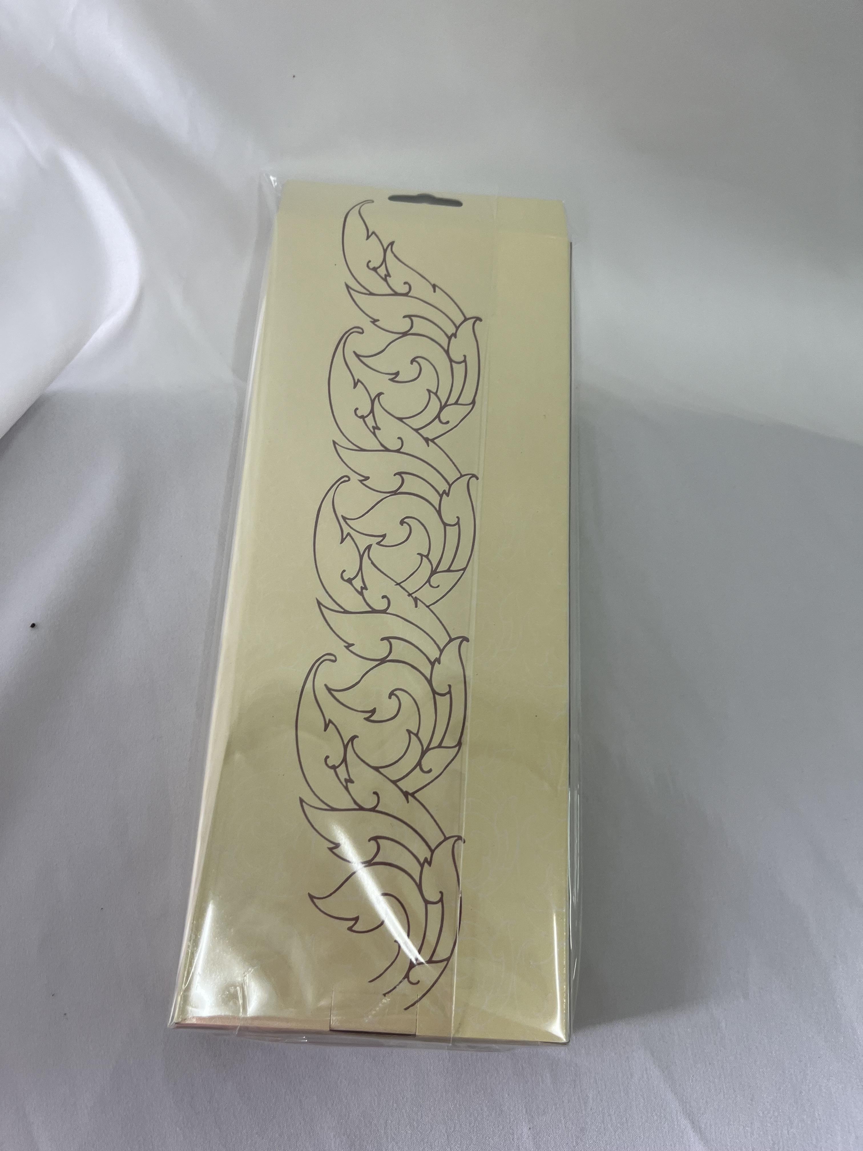 เนคไทผ้าไหมยกดอก ขนาดกว้าง 3.5นิ้ว สีเขียวเข้ม รหัส NC-NY0221671157