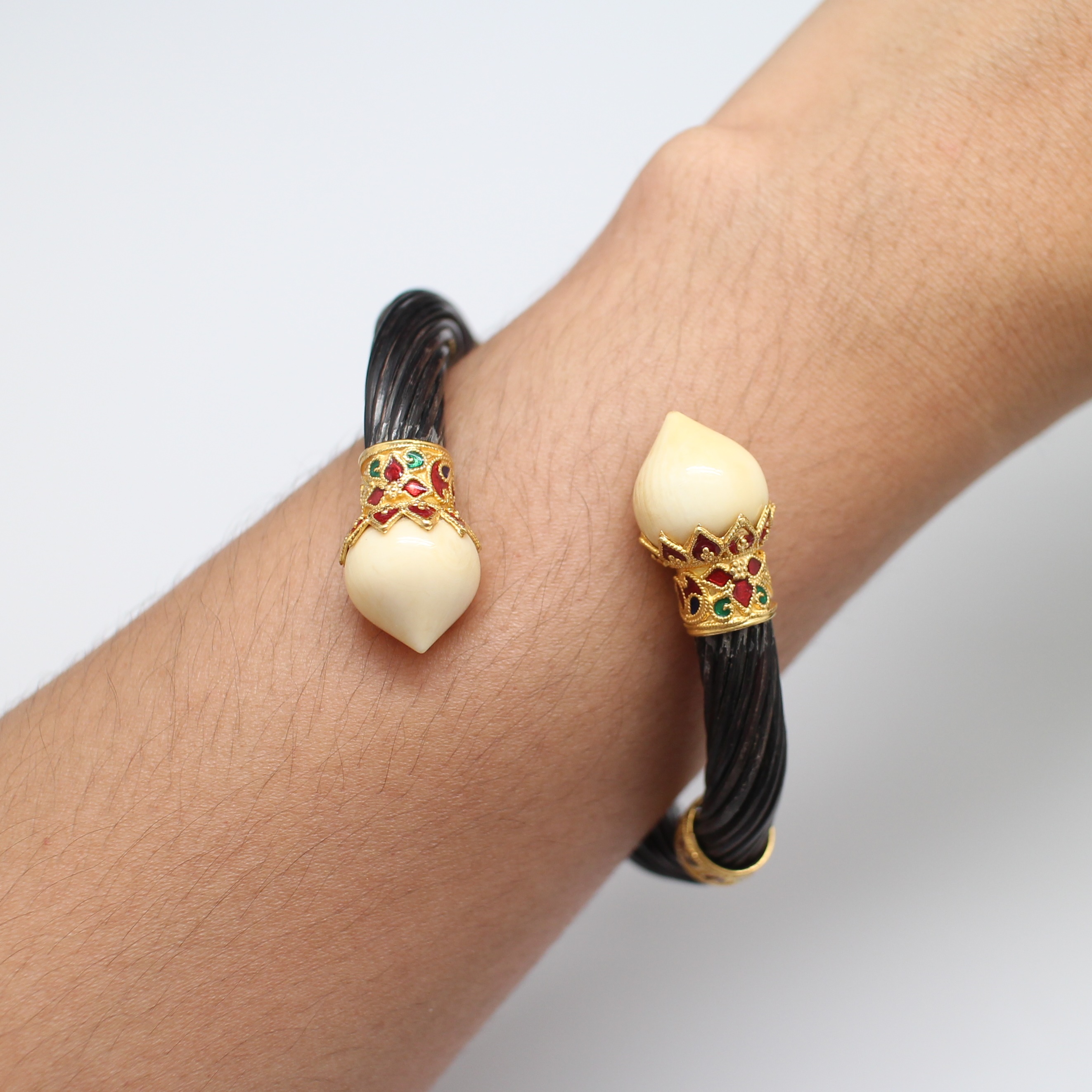 BL25031 กำไลหัวบัวหางช้างแต่งทองลงยา ทองแท้ 90% นน.รวม 32.2 กรัม เส้นผ่านศุนย์กลาง 5.8 ซม. ปรับขนาดได้