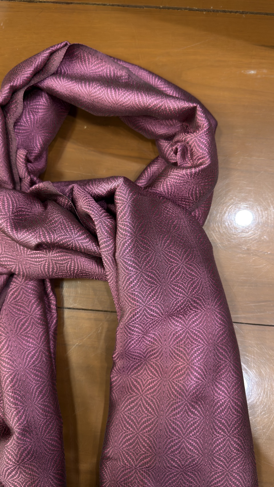 ผ้าคลุมไหล่ผ้าไหม ไหมแท้ ยกดอกลีลาวดี เนื้อละเอียด ขนาด 63x200ซม. สีชมพูเข้ม รหัส ZYG-AA-11176813