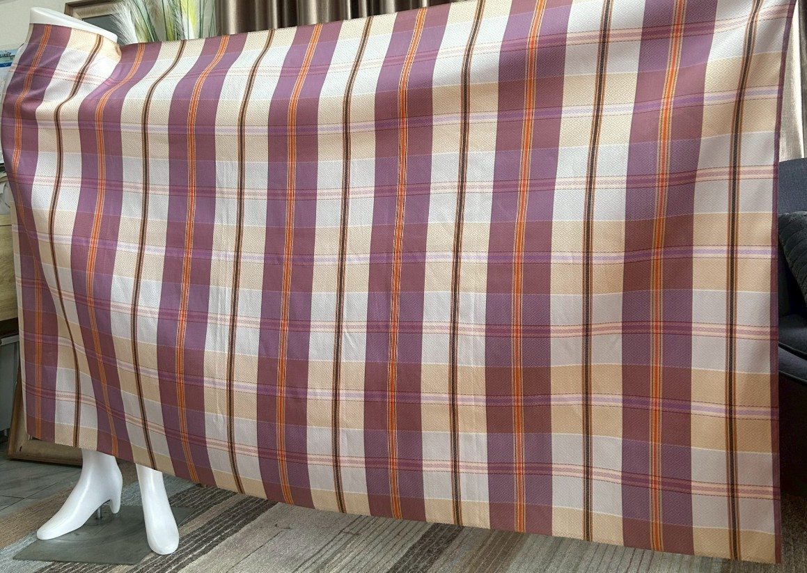 ผ้าไหมโสร่ง ทอยกดอก 6ตะกอ สีม่วงพาสเทล รหัส R1B-PK-1121681