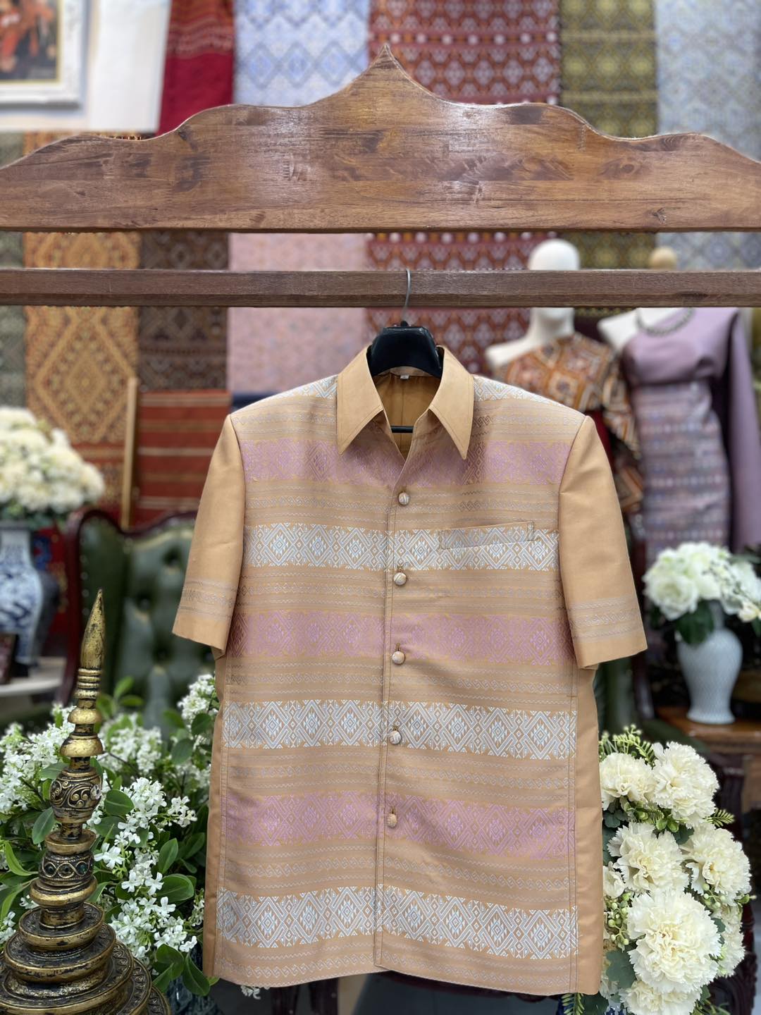เสื้อสูทไหมแพรวา แขนสั้น สีส้มอ่อน ไซส์L รหัส DR-BM-05236823