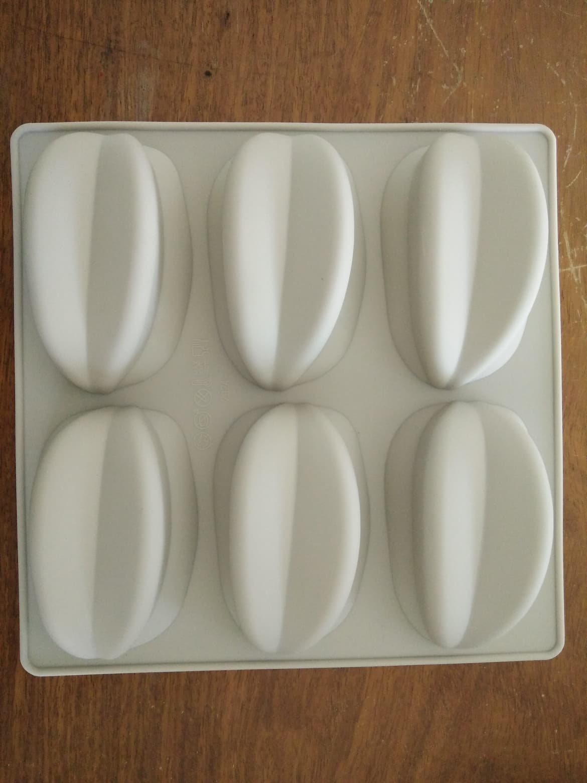 พิมพ์ซิลิโคน รูปมะเฟือง ขนาด70-120กรัม 6ช่อง