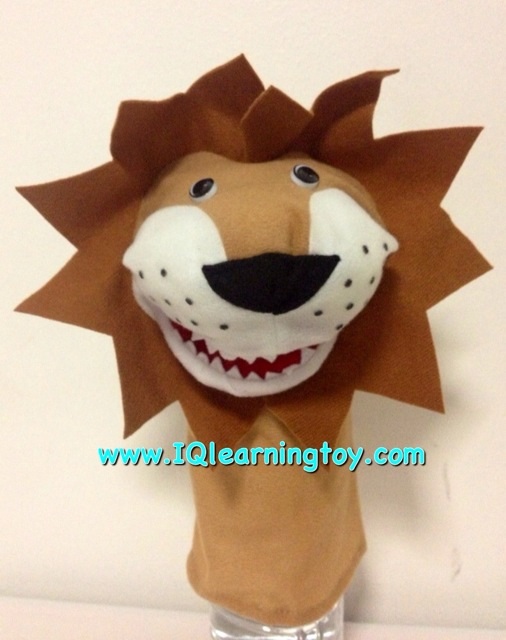 Lion-Sound เป็นหุ่นมือตุ๊กตาหัวสัตว์รูปสิงโต เมื่อสวมใส่มือแล้วขยับปากบีบแล้วมีเสียง ใช้ประกอบการสอนหรือใช้เพื่อเสริมในกิจกรรมต่างๆ ให้สนุกสนานมากขึ้น