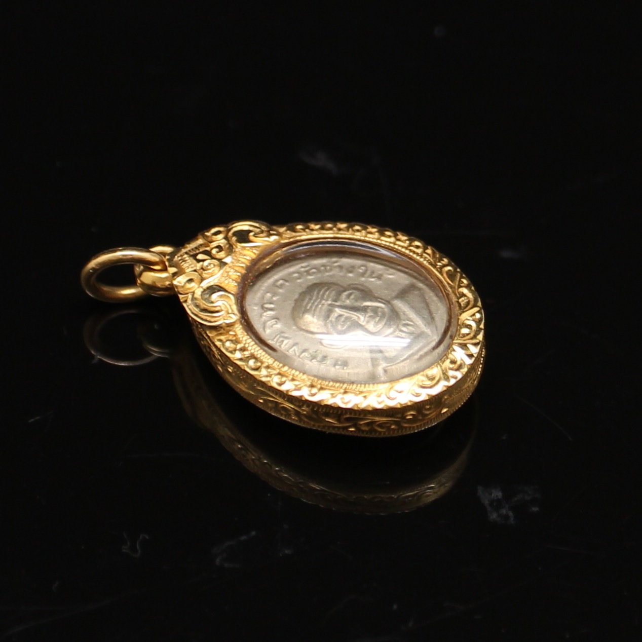 PD25319 จี้หลวงพ่อทวดวัดช้างไห้ กรอบทองแท้ 90% นน.รวม 4.84 กรัม