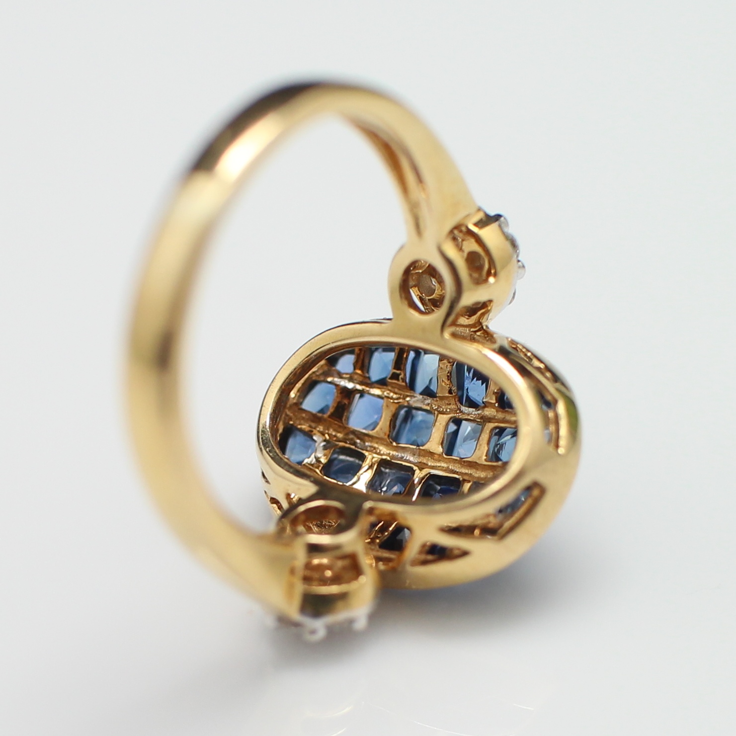 RG250098 แหวนไพลินปริ้นเซส บ่าข้างเพชรกระจุก เพชรแท้ 0.16 กะรัต ทองแท้ 18k นน.รวม 5.8 กรัม ขนาดแหวน 53 พลอยสวย