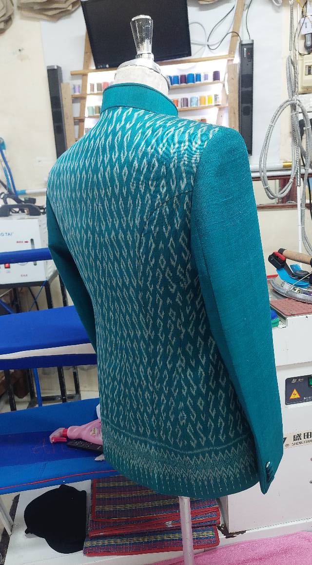 แบบตัด สูทพระราชทานชาย ผ้าไหม (ไม่รวมผ้า) chobmai x ARW รหัส CUT-ARW-0519671