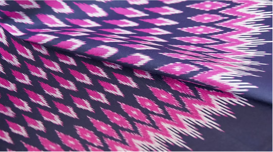 ซิ่น ผ้าไหมมัดหมี่ ไหมบ้าน ขนาด 1x2หลา พื้นสีชมพู รหัส CISP-CT-103015