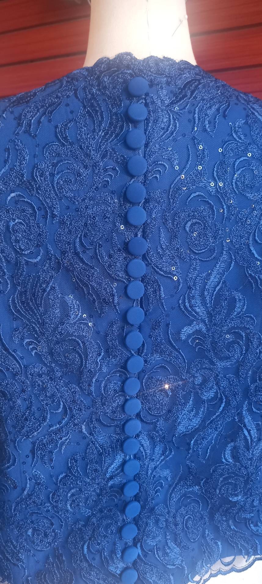 แบบตัด เสื้อผ้าไหมลายลูกไม้ (ไม่รวมผ้า) ตามแบบ chobmai x ARW รหัส CUT-ARW-1110567