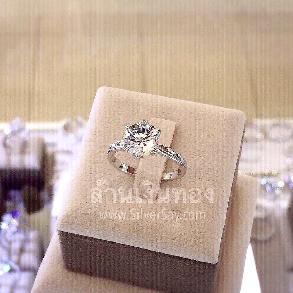 ต่างหูฉลุลายหัวใจรอบ ฝังเพชรสวิส 6 มม./1 กะรัต/หกหนามเตย