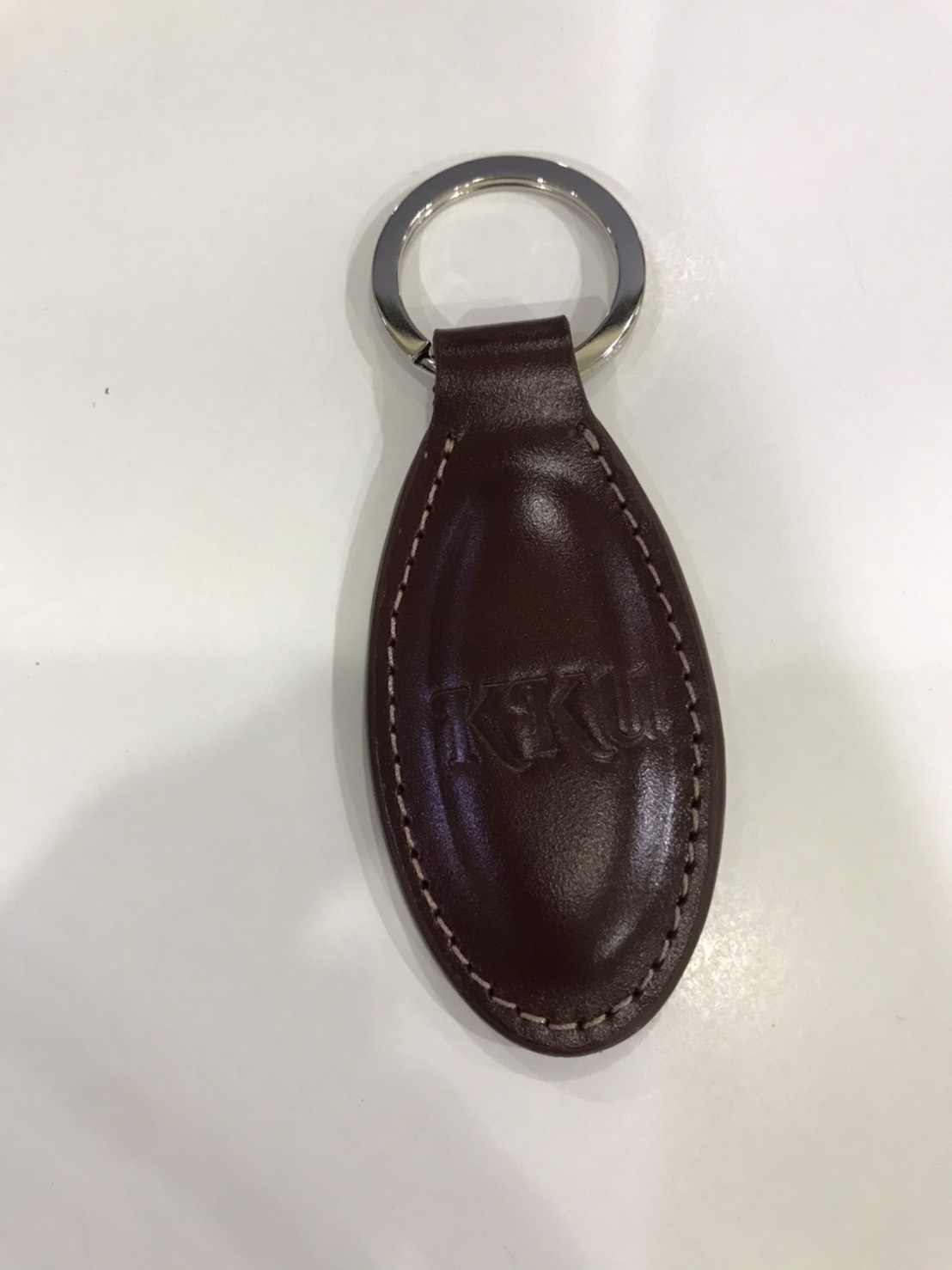 พวงกุญแจหนังแท้ สีน้ำตาลเข้ม