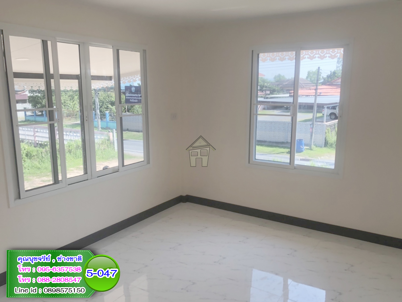 5-047 - บ้านน็อคดาวน์สองชั้นสีน้ำตาล - หลังใหญ่ - ทรงจั่ว