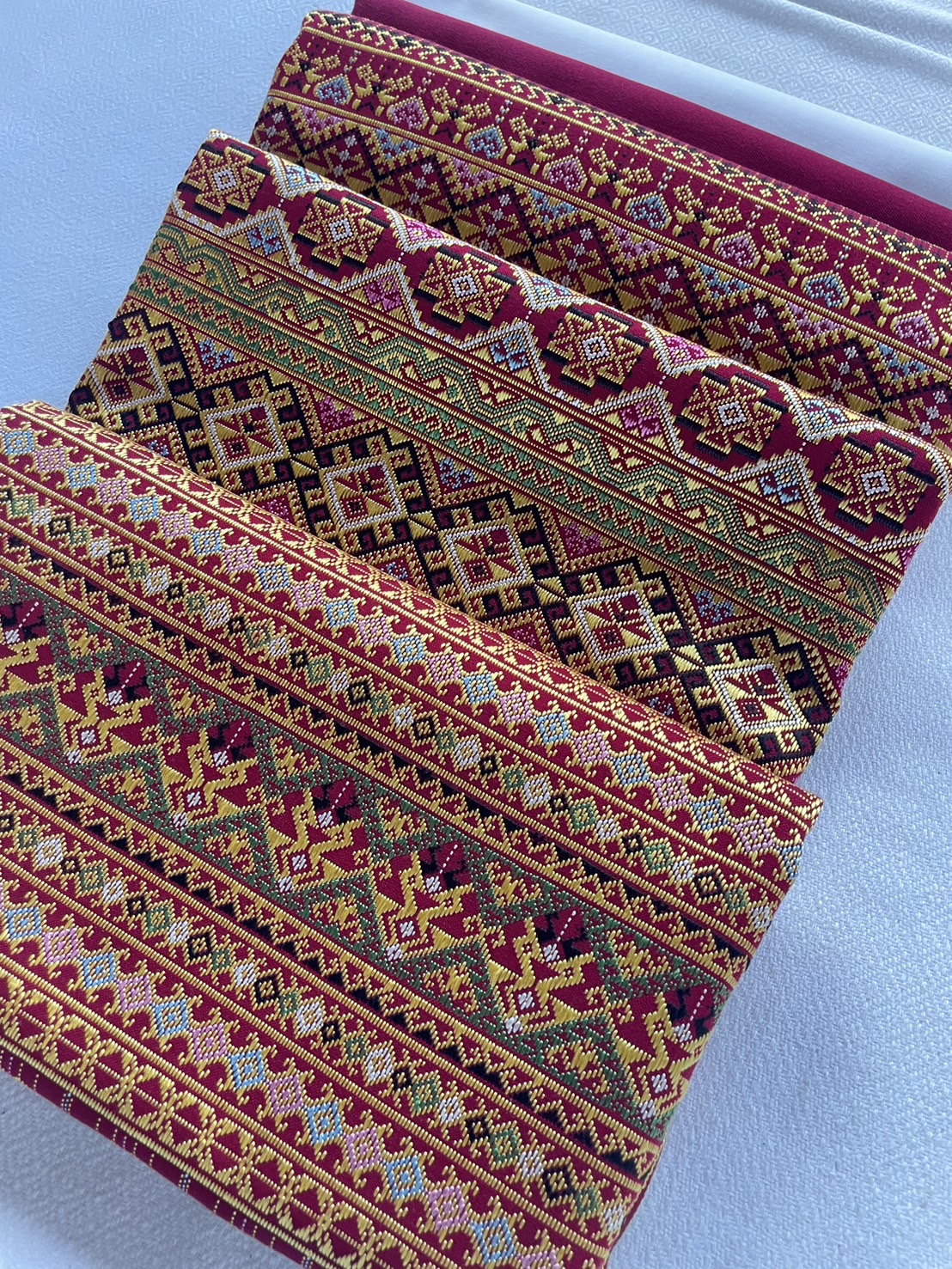 ซิ่นตีนจก (ยืนฝ้าย พุ่งไหม จกไหม) โทนสีเหลืองไข่ รหัส N9-105-052168