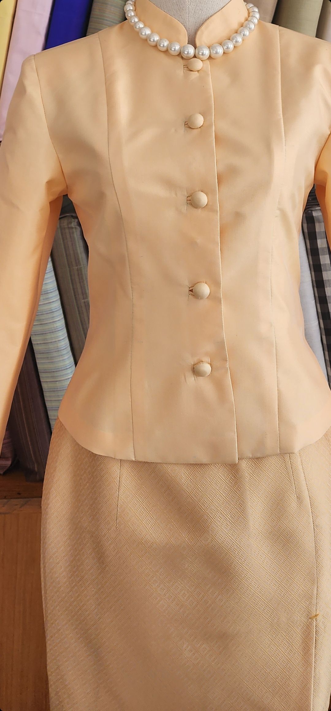 แบบตัดชุด แยกชิ้น เสื้อ+กระโปรง ชุดไทยจิตรลดา ผ้าไหม (ไม่รวมผ้า) รหัส CUT-ST002