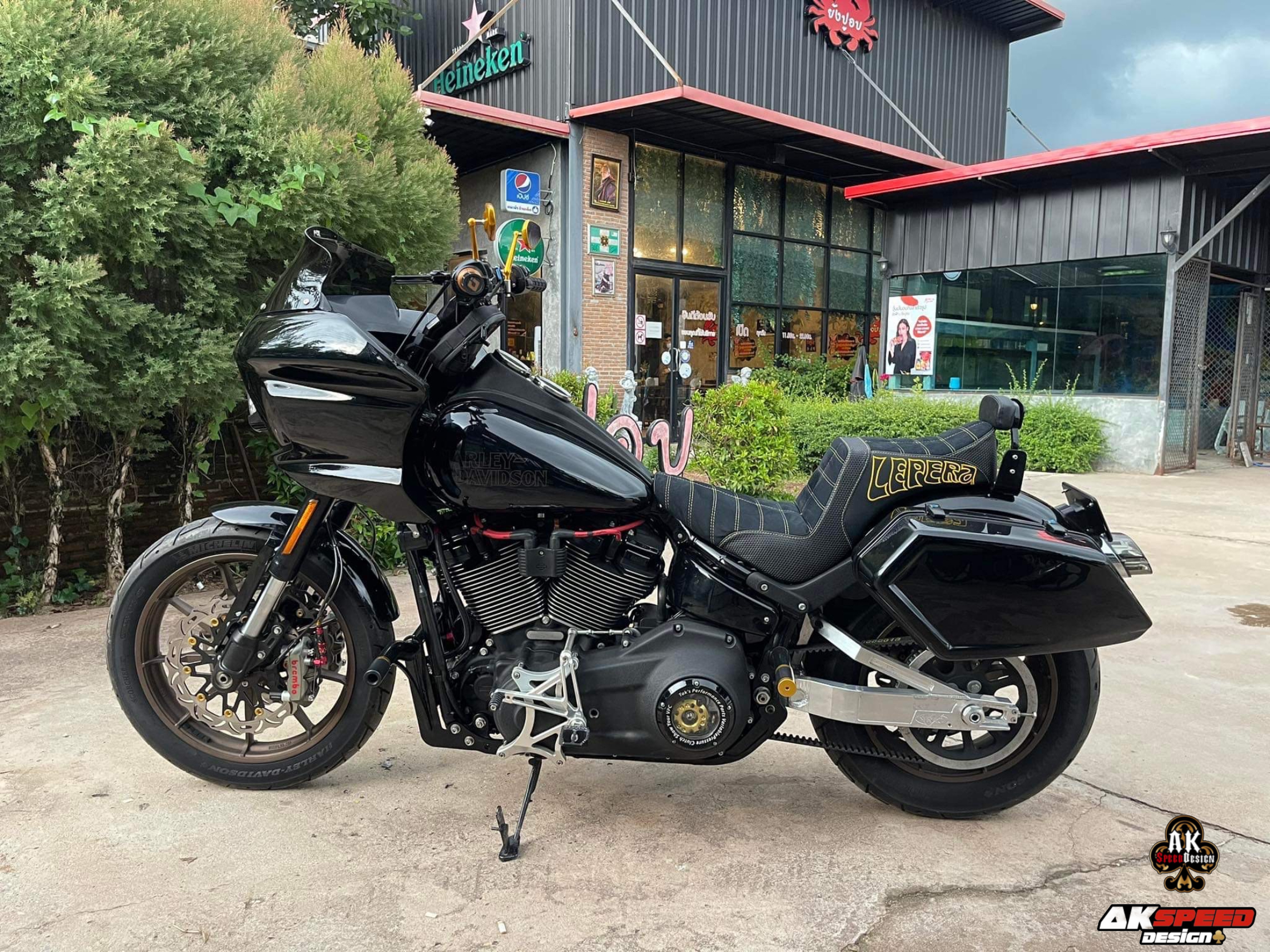 saddle bags softail carbon