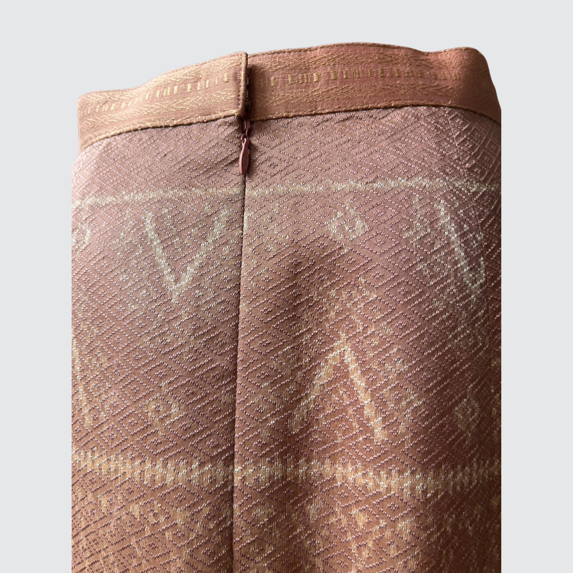 กระโปรงทรงหางปลา ตัดเย็บจากผ้าไหมมัดหมี่ยกดอก ไหมแท้100% | ตัดเย็บตามรูปร่าง | เลือกผ้า ส่งไซส์ได้