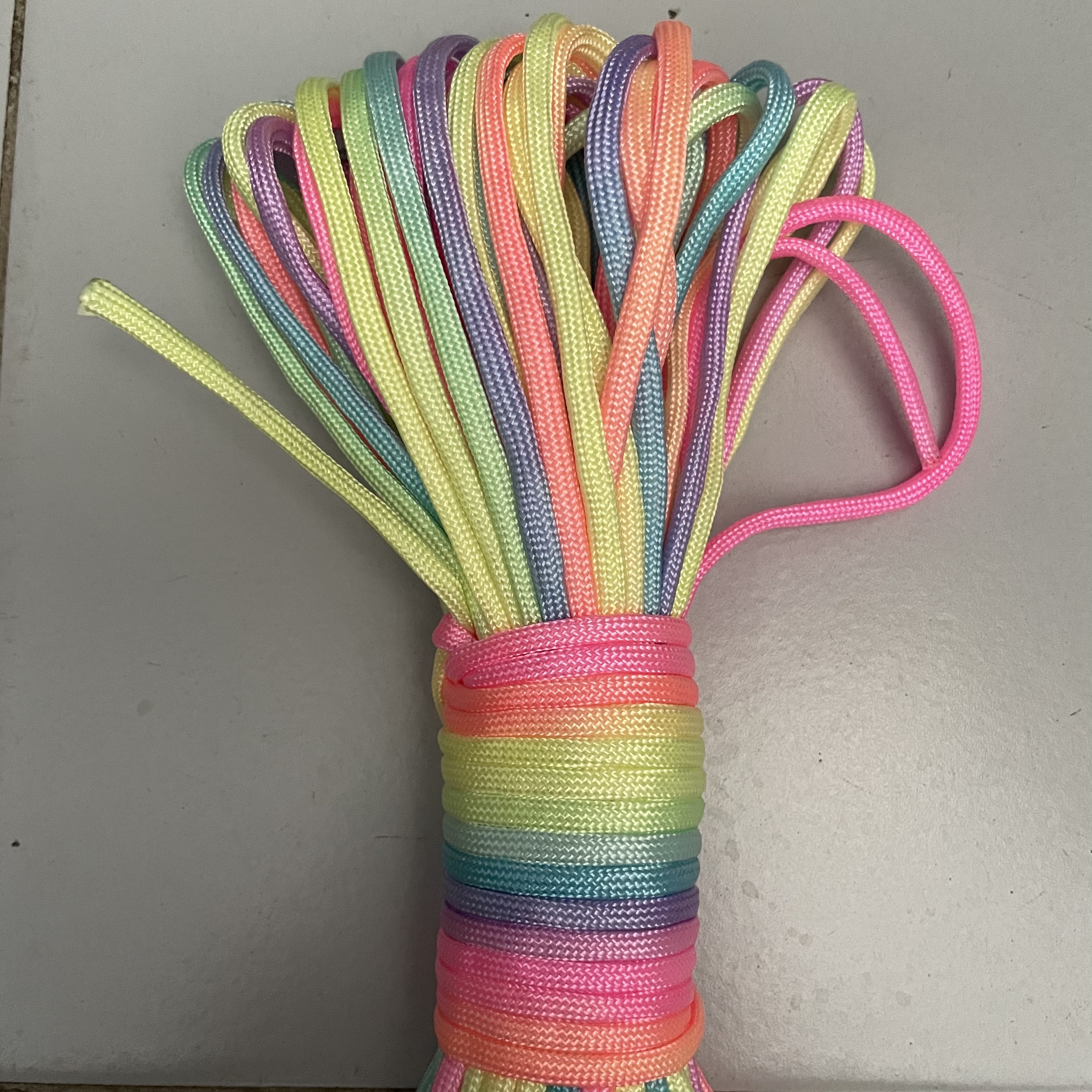 เชือก paracord 550 : rainbow colors ( 4mm. )