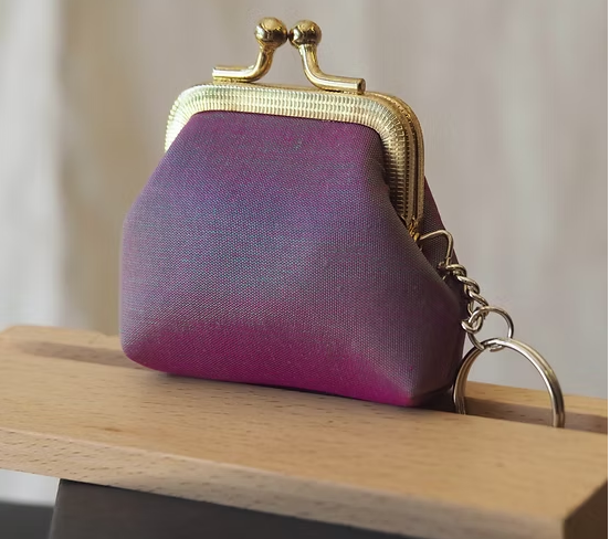 กระเป๋าสตางค์ ใส่เหรียญ ขนาด 7x7x2.5cm. สีม่วง GL-CT-103455