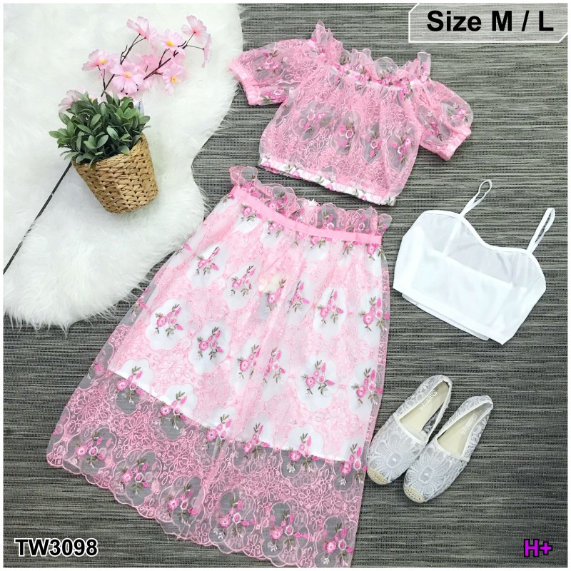 Set 2ชิ้น เสื้อปาดไหล่+กระโปรง ลูกไม้ฉลุลาย BorichTa TW3098