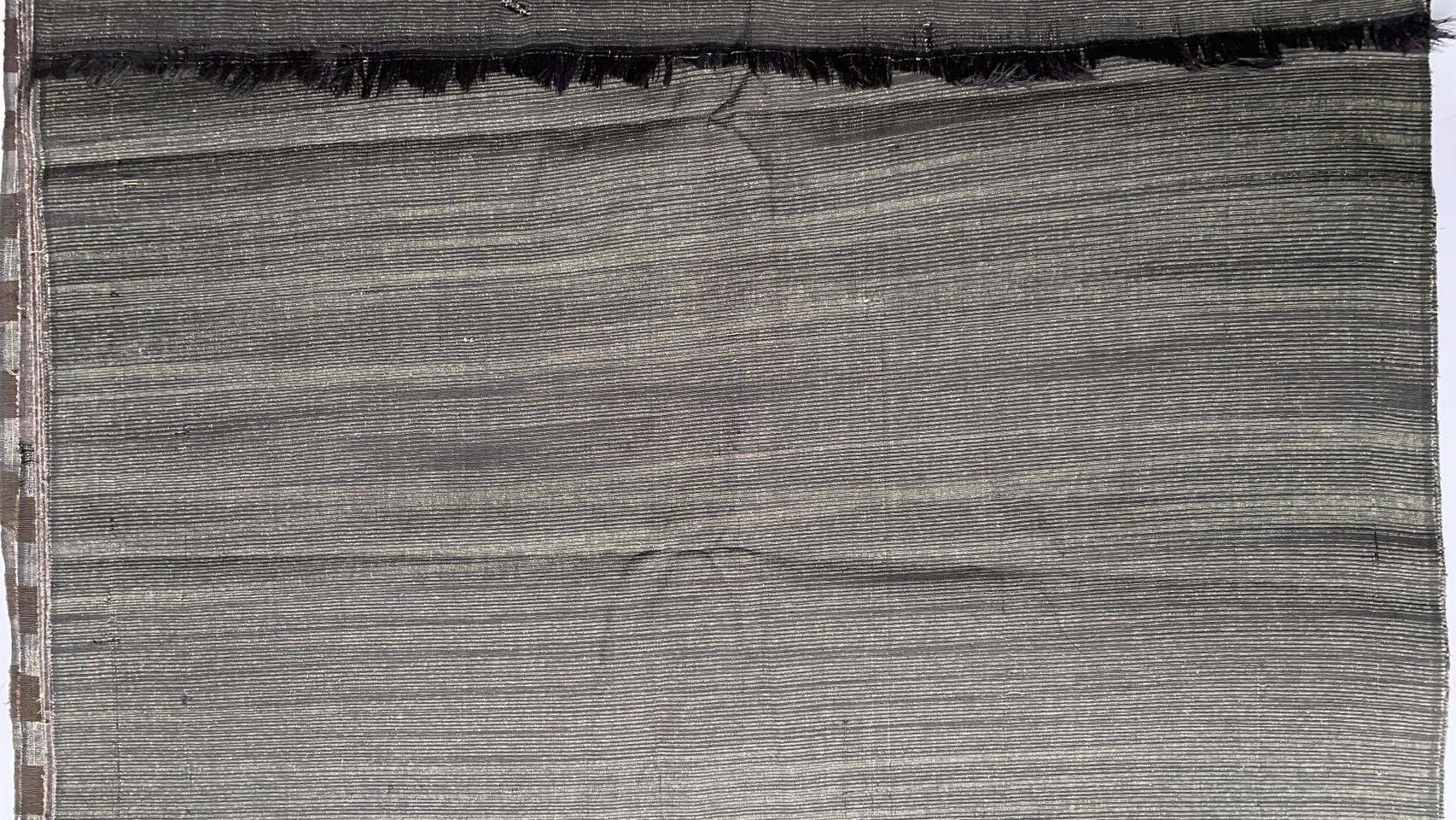 ผ้าไหม ลายริ้ว ไหมแท้ ไหมลืบเนื้อหยาบหนา multicolor สีเทาเข้ม ตัดขายเป็นเมตร รหัส MC-76-P4444