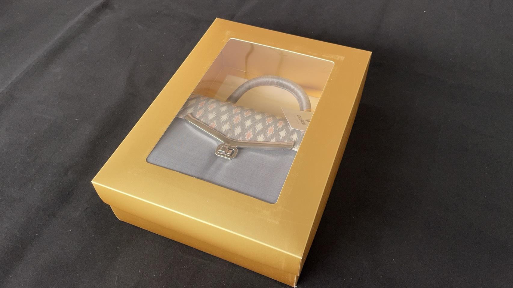 เซ็ตของขวัญ กระเป๋าถือผ้าไหม