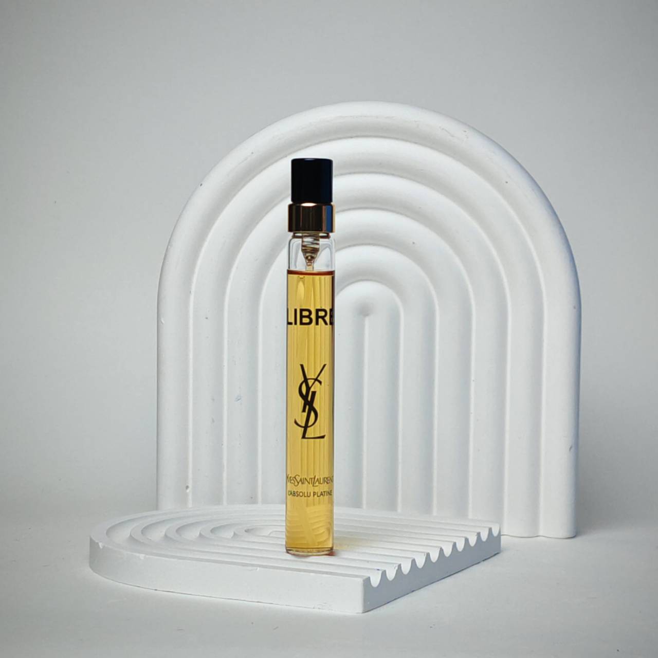 น้ำหอมจิ๋วมินิ YSL Libre L'Absolu Platine EDP 10ml แบบสเปรย์ไม่มีกล่อง ( Mini Perfume น้ำหอมขนาดพกพา) น้ำหอมจิ๋วมินิแบบทดลองแบบสเปรย์ พกพาก็สะดวกใช้ฉีดตามจุดชีพจร