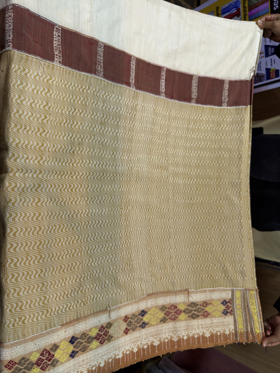 ซิ่นขิดไหม ต่อหัว ต่อเชิง ขนาด1x2เมตร สีเหลืองทองนวล รหัส R4F-155-1246813