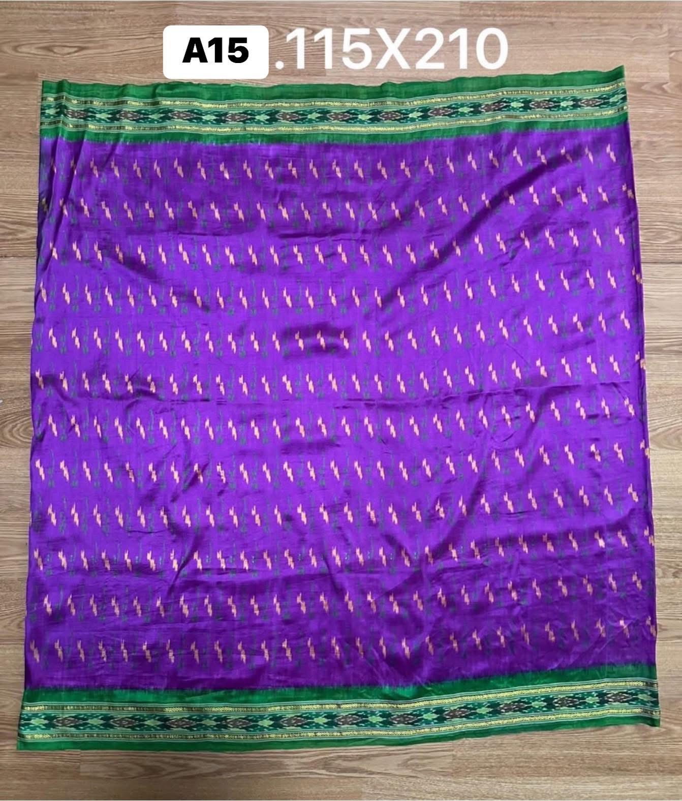 ซิ่น ไหมมัดหมี่ ผ้าปาโตล่า ขนาด 115x210ซม. พื้นสีชมพูเชิงเขียว รหัส N9-SIL-051768A15