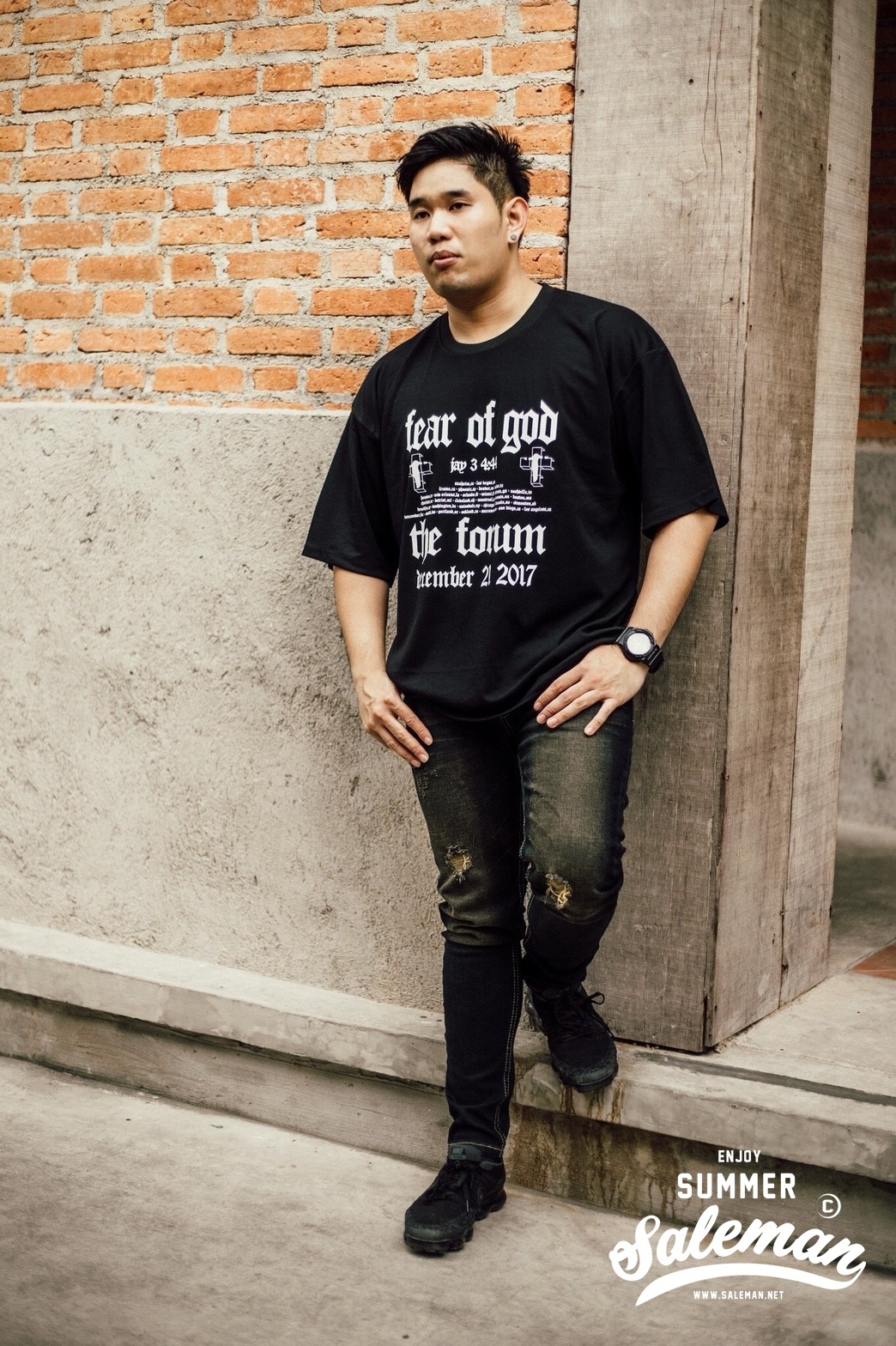 เสื้อยืด the forum สีดำ -111