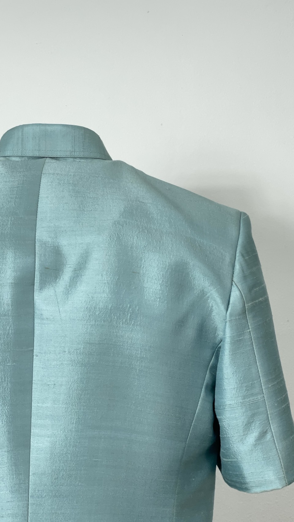 เสื้อสูทซาฟารี แขนสั้น ไหมสีพื้นเนื้อหยาบ | ตัดเย็บตามรูปร่าง | เลือกสีผ้า ส่งไซส์ได้