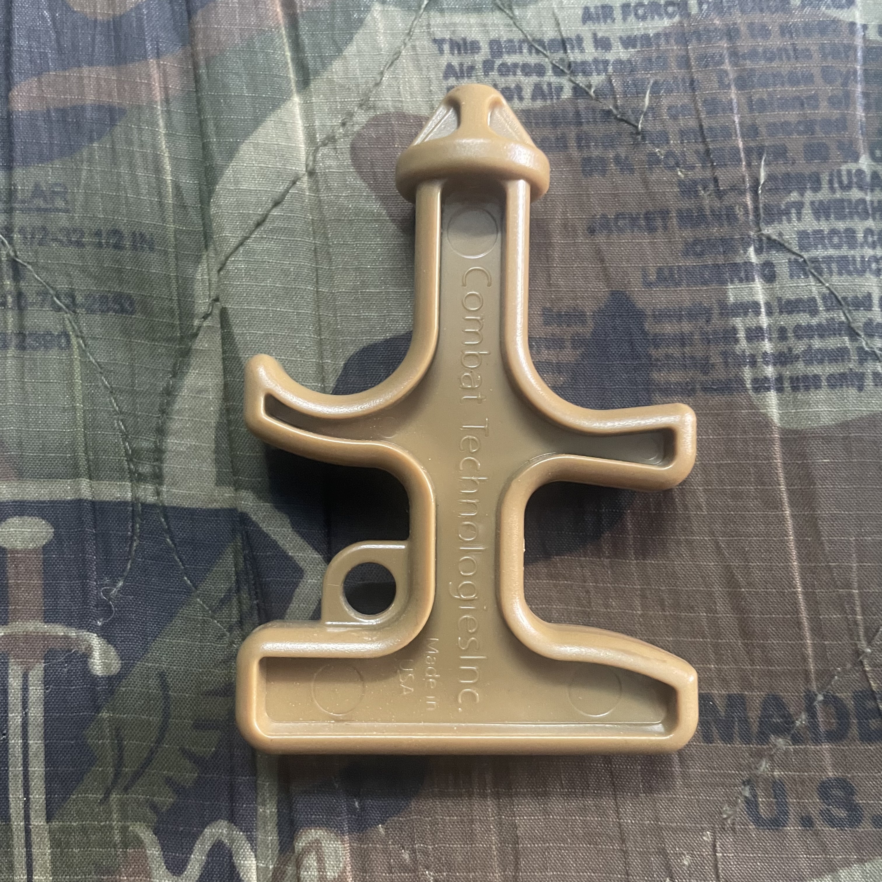 สนับมือ combat Technologies Inc