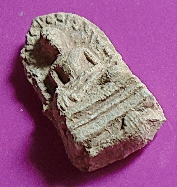 พระรอดเเสงตา เนื้อดิน กรุวัดมหาวัน ลำพูน