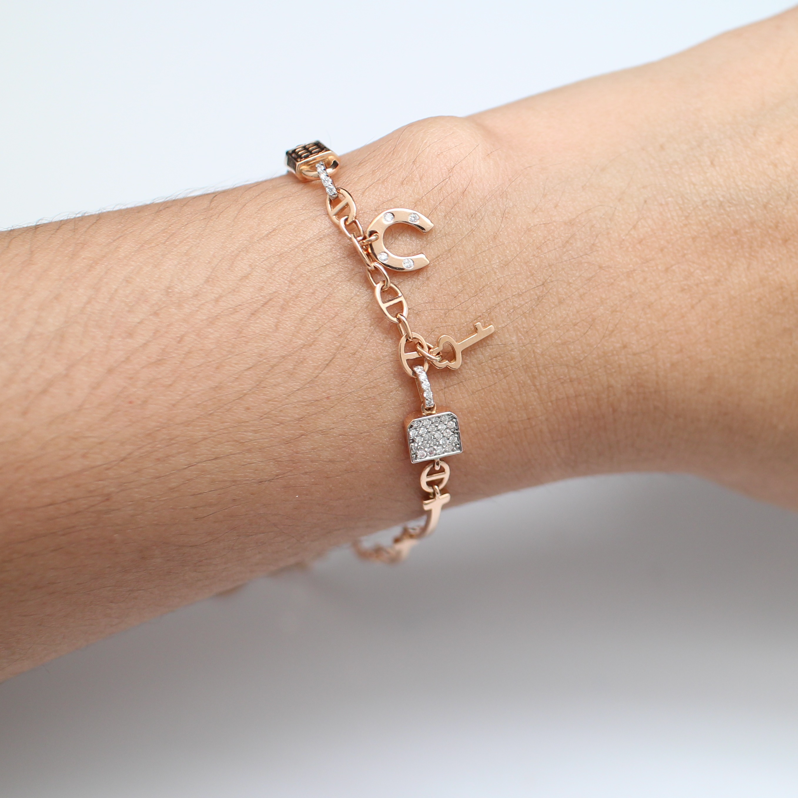 BL25016 สร้อยข้อมือเพชรตุ้งติ้งกุญแจ เพชรแท้ 0.25 กะรัต ทองแท้ 18k Pinkgold นน.รวม 7.3 กรัม ยาว 18-21 ซม.