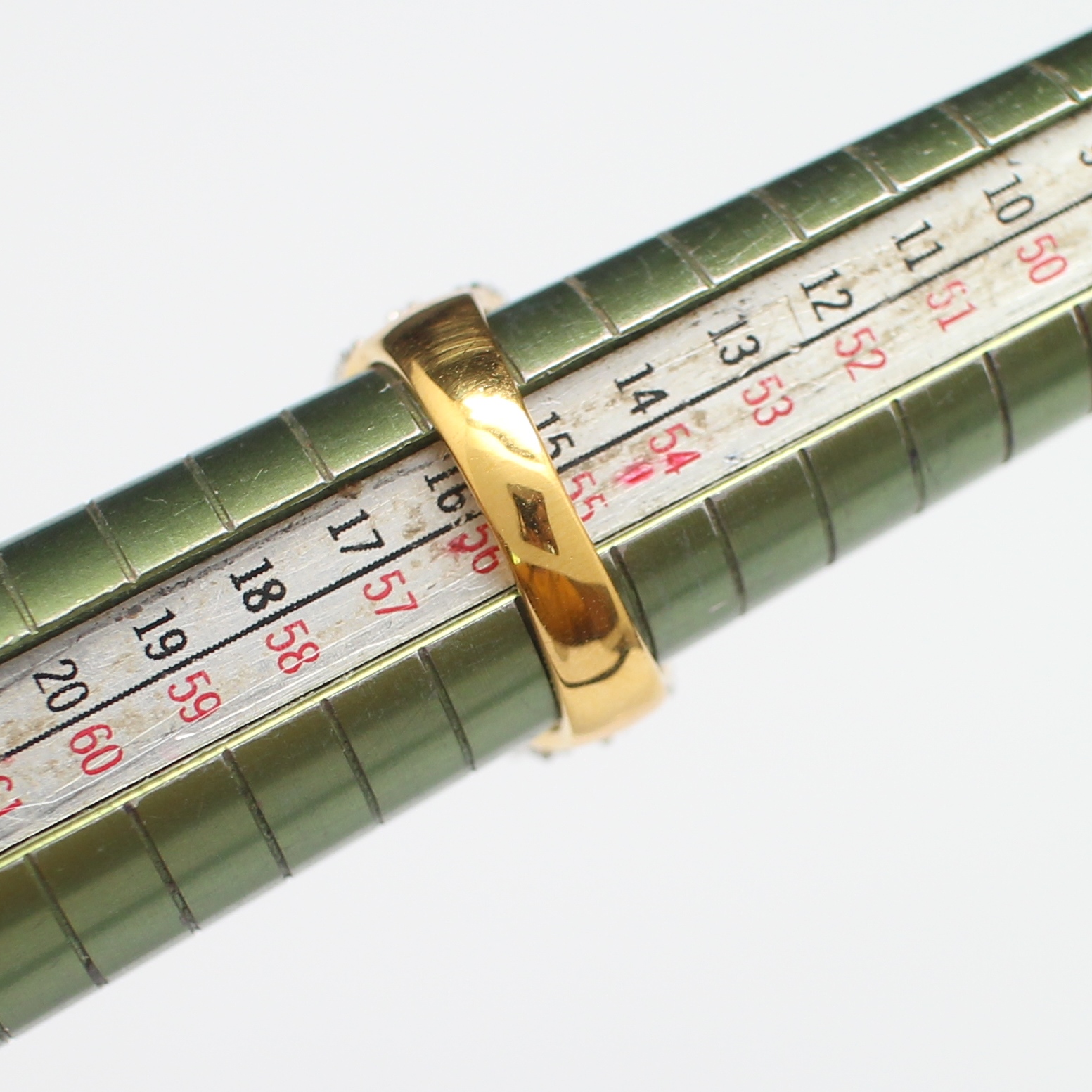 RG250097 แหวนทับทิมล้อมเพชรซีกลูกโลก เพชรแท้ 0.54 กะรัต เพชรซีกลูกโลก 2.02 กะรัต ทับทิม 12 กะรัต ทองแท้ 90% นน.รวม 11.5 กรัม ขนาดแหวน 56