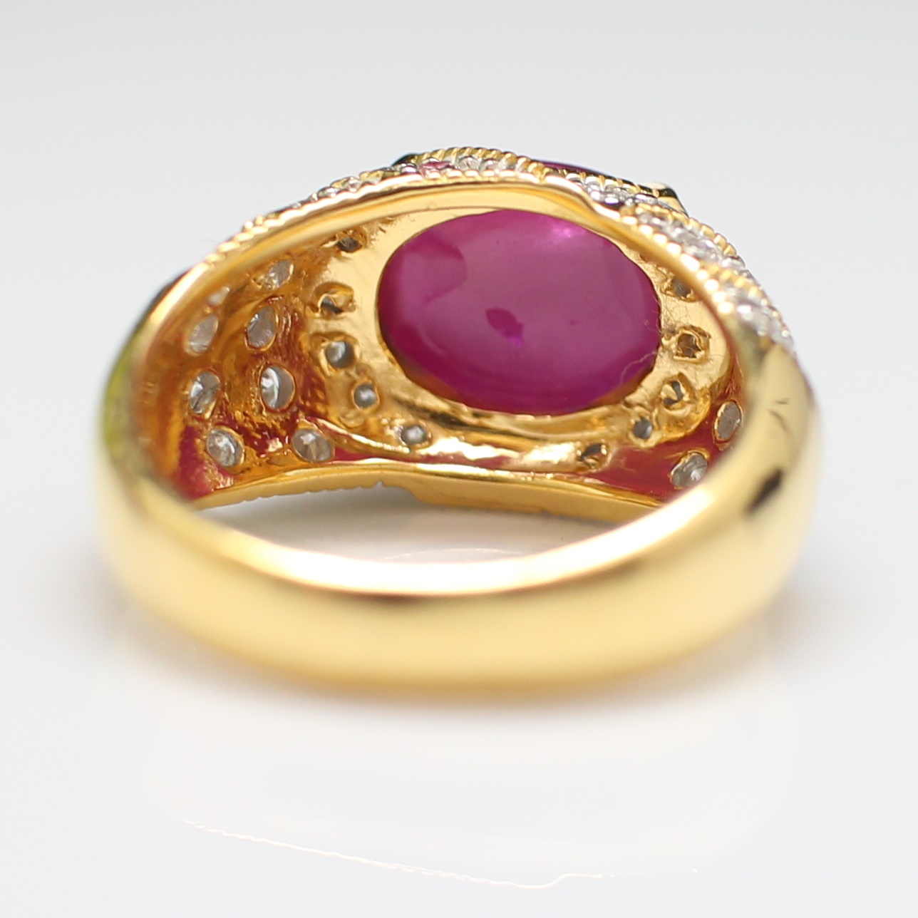 RG250353 แหวนทับทิมพม่าบ่าข้างเพชร ทับทิม 4.8 กะรัต เพชรแท้ 32 เม็ด 0.52 กะรัต ทองแท้ 18k นน.รวม 8.8 กรัม ขนาดแหวน 53