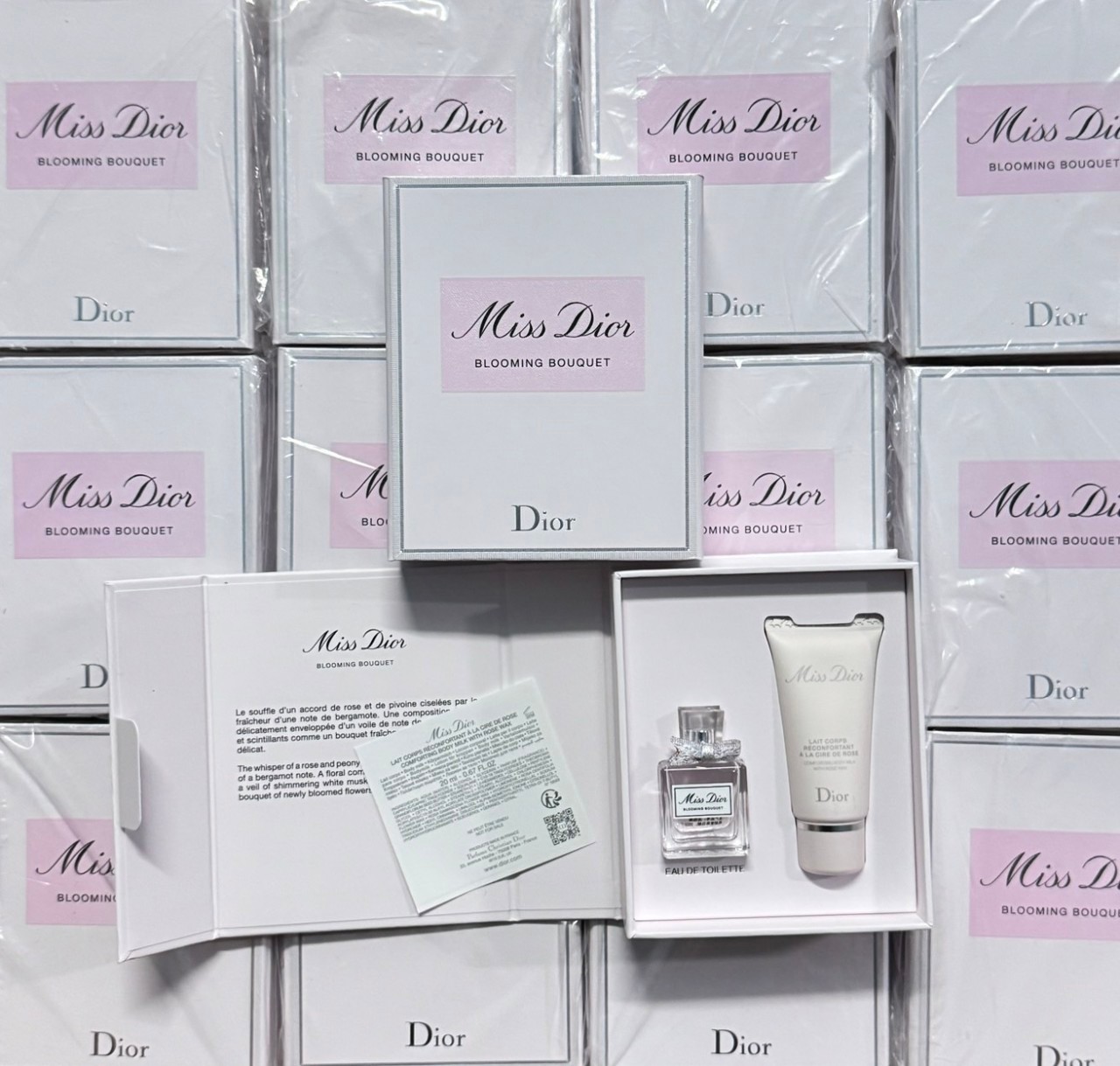 น้ำหอมจิ๋วมินิ Dior Miss Dior Blooming Bouquet edt Mini Gift Set ▪️ น้ำหอม 5ml. ▪️ Body Milk Lotion 20ml.
