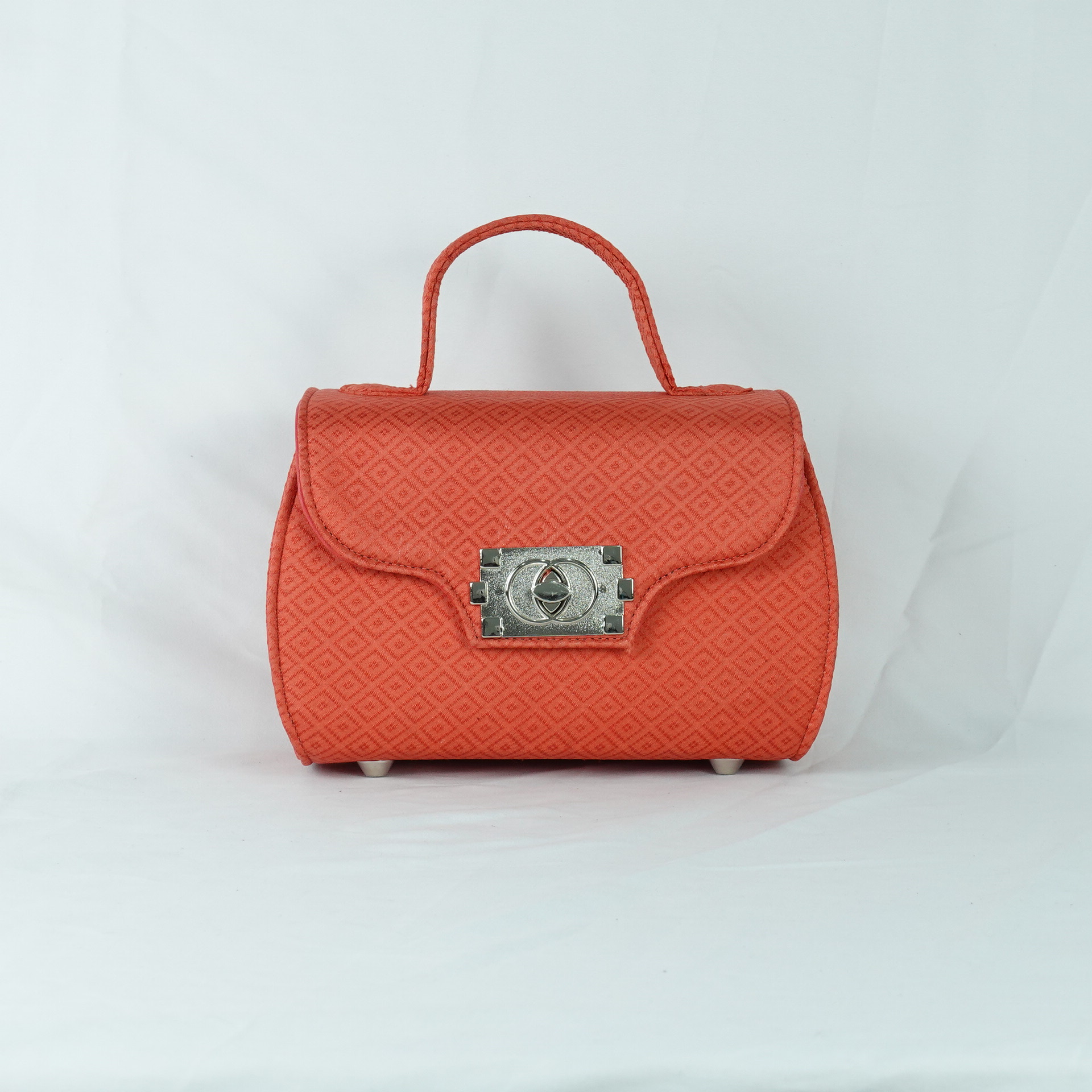 กระเป๋าถือผ้าไหมทรงกล่องฝาพับ ขนาด 21x13x10ซม.ความสูงหูจับ 7ซม. สีส้ม รหัส GLA-TT-06036818