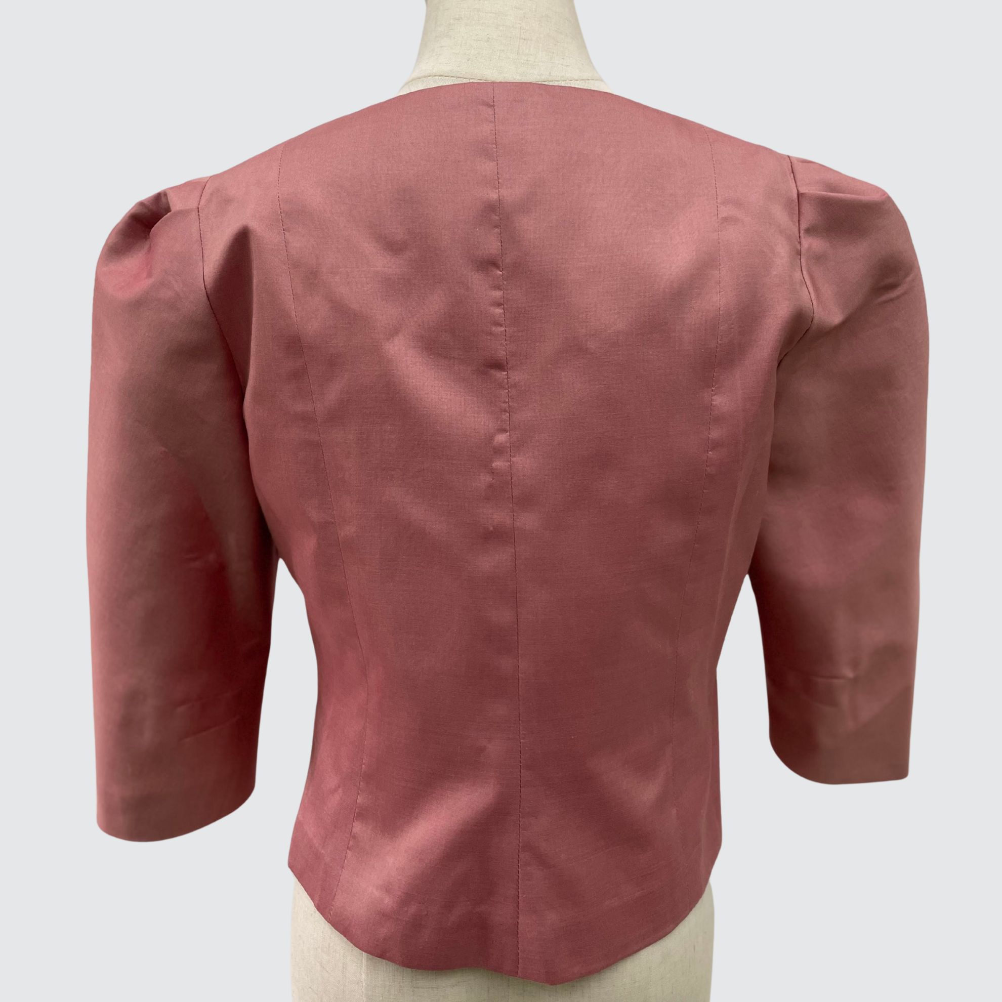 เสื้อแขนสามส่วน ตัดเย็บจากไหมสีพื้นเนื้อเรียบ ไหมแท้ 100% | ตัดเย็บตามรูปร่าง | เลือกผ้า ส่งไซส์ได้