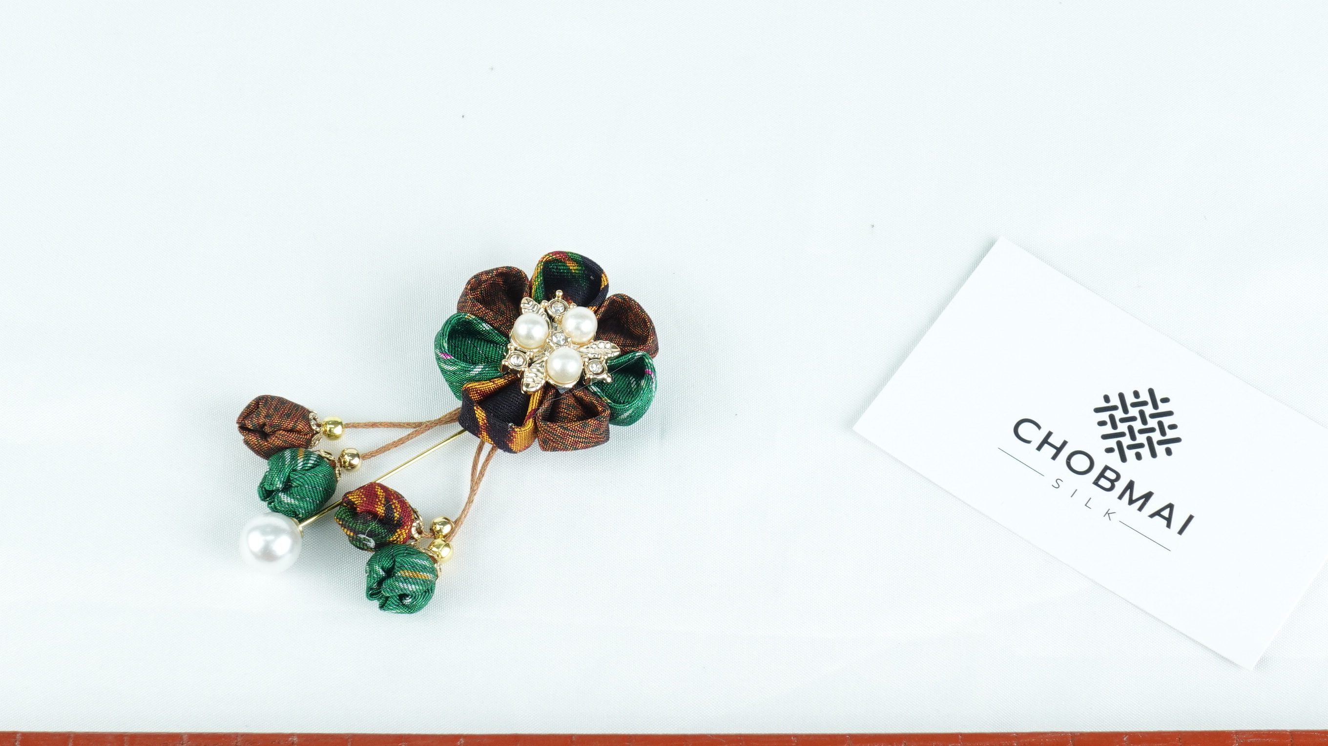 เข็มกลัดดอกมะลิ พวงระย้า ผ้าไหมแท้ (กลัดหน้าอก) GF-ME-070268