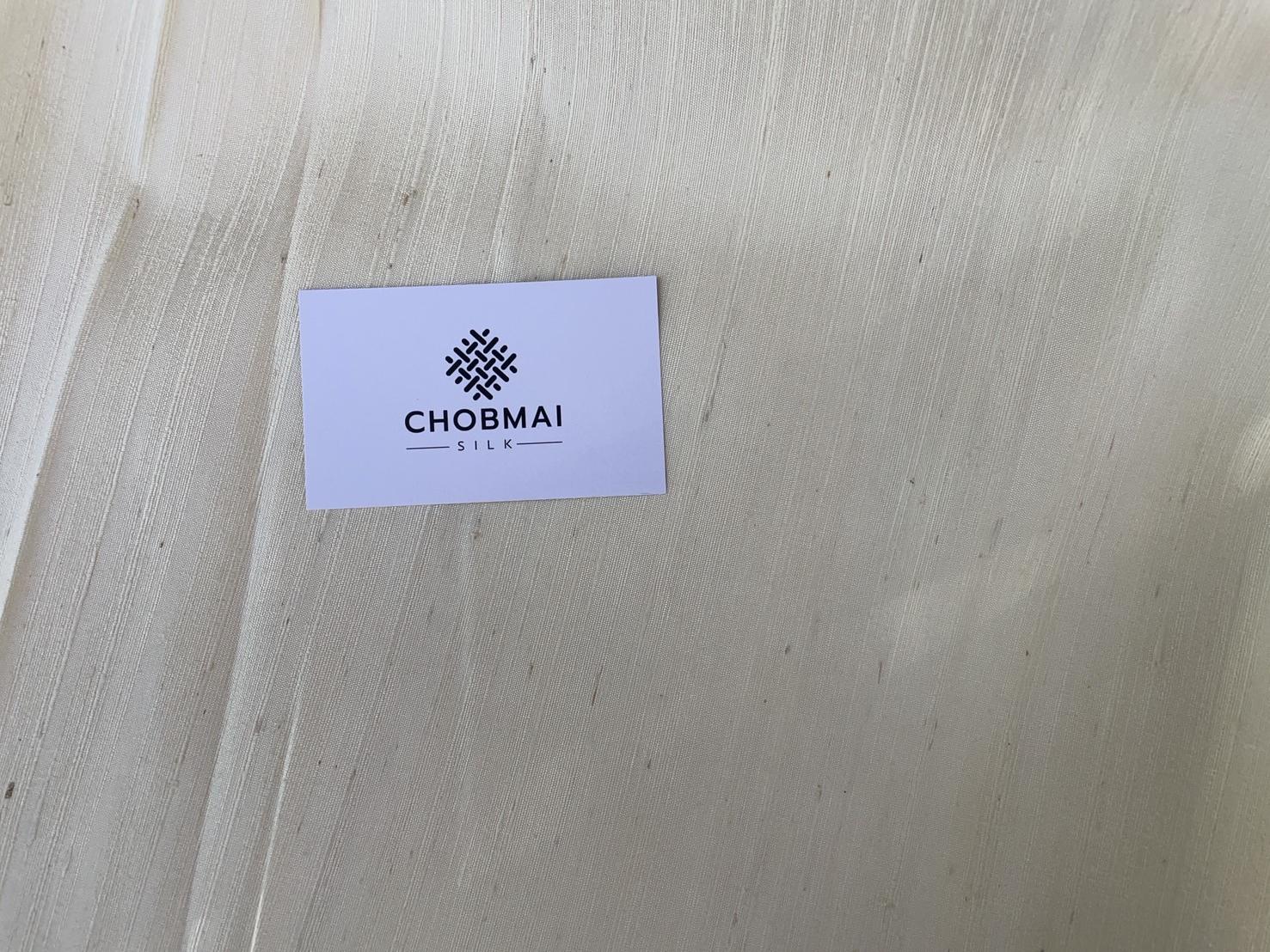 ผ้าไหมสีพื้น ไหมลืบเนื้อหยาบหนา ไหมแท้มีขี้ไหม สีครีมงาช้าง (ราคาต่อเมตร) รหัส D-76-0205681