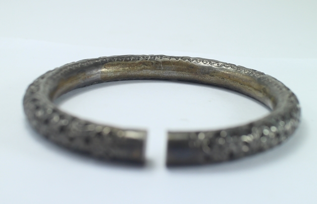 SI0083 กำไลเงินฉลุลลาย 2 อัน(1คู่) นน.รวม 31.7 กรัม งานเก่าสวย