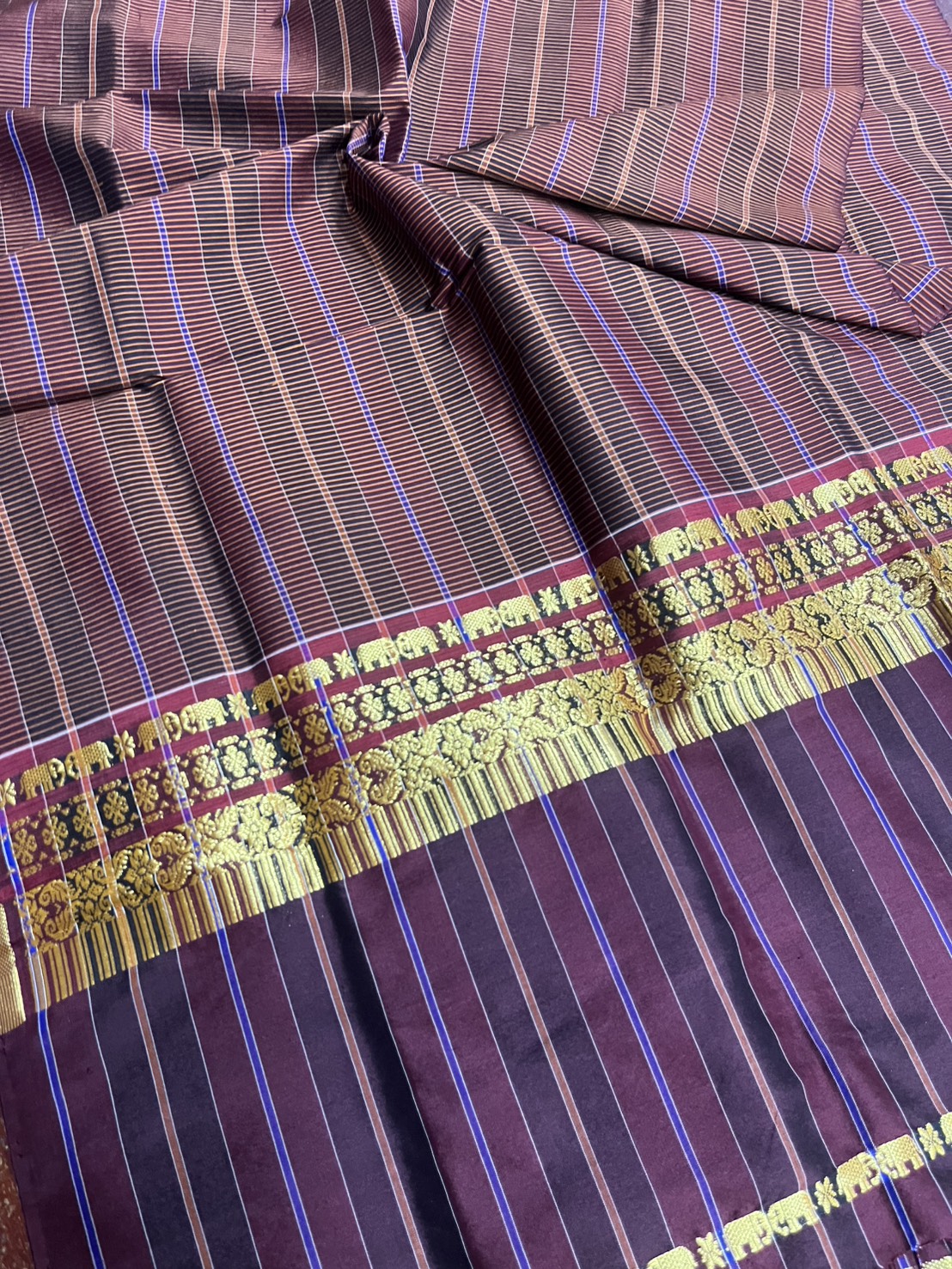 ผ้าขาวม้า ไหมแท้ ยกขิดดิ้นลายช้าง มีชายครุย ขนาด 65X200ซม. รหัส R4E-ME-6